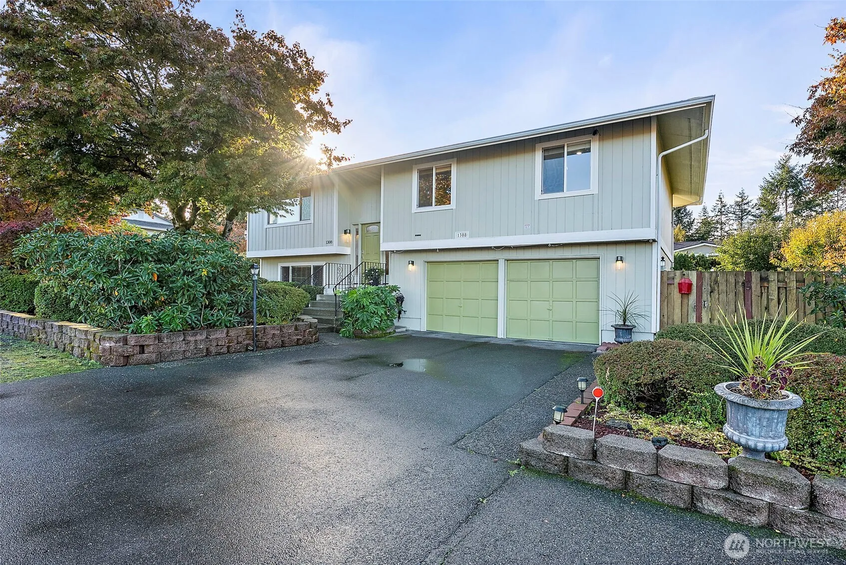 Property photo for 1308 129th Street S, Tacoma photo 2