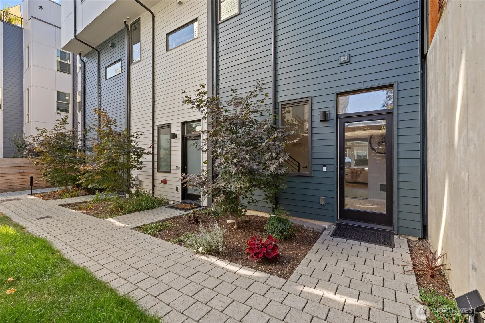 Property photo for 6014 A California Avenue Sw, Seattle photo 5