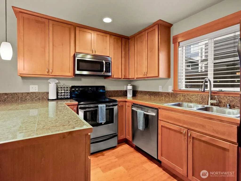 Property photo for 2025 S Main Street #b, Seattle photo 5