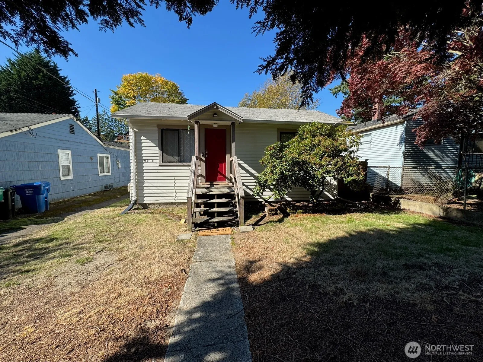 Property photo for 10019 Interlake Avenue N, Seattle photo 2