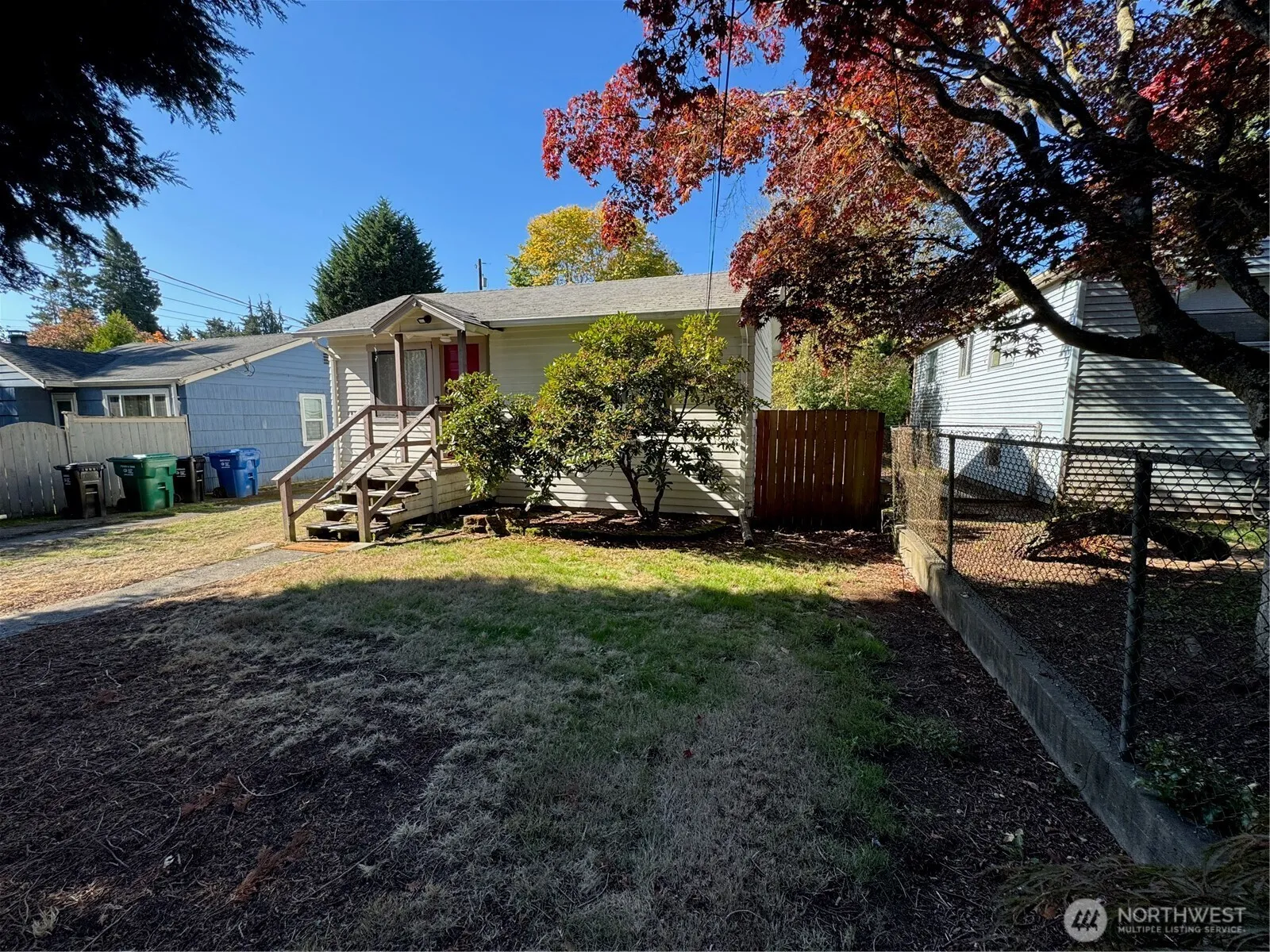 Property photo for 10019 Interlake Avenue N, Seattle photo 3