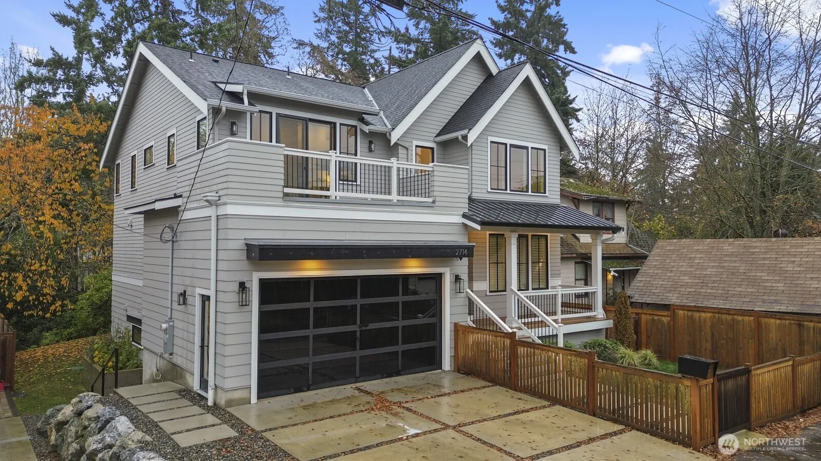 Property photo for 2714 Fairmount Avenue Sw, Seattle photo 2