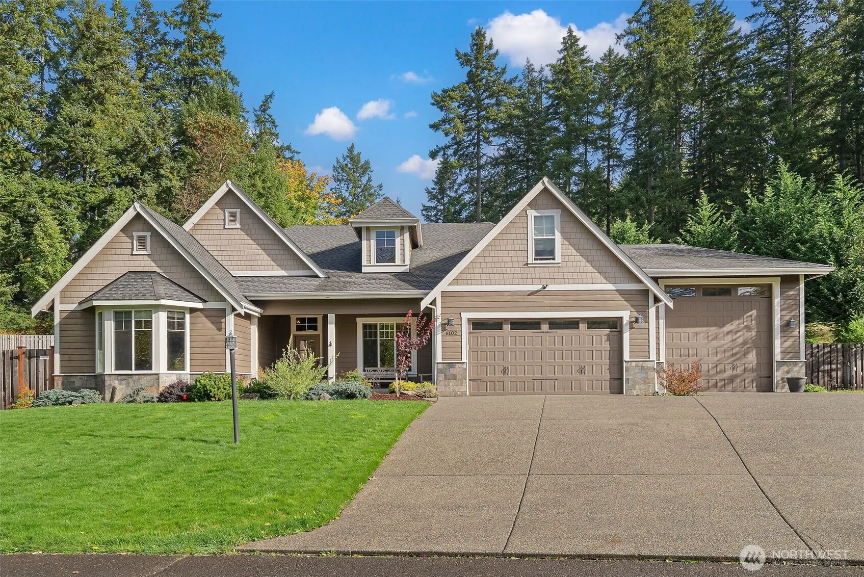 Property photo for 6102 49th Trail Nw, Olympia