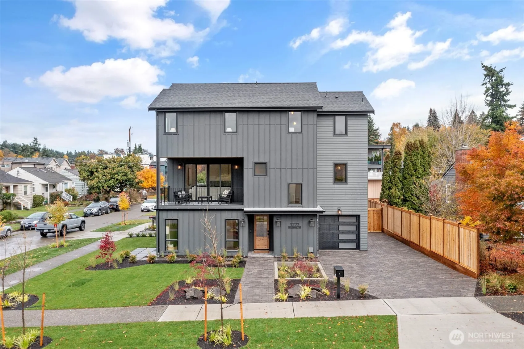 Property photo for 3222 W Bertona Street, Seattle photo 2