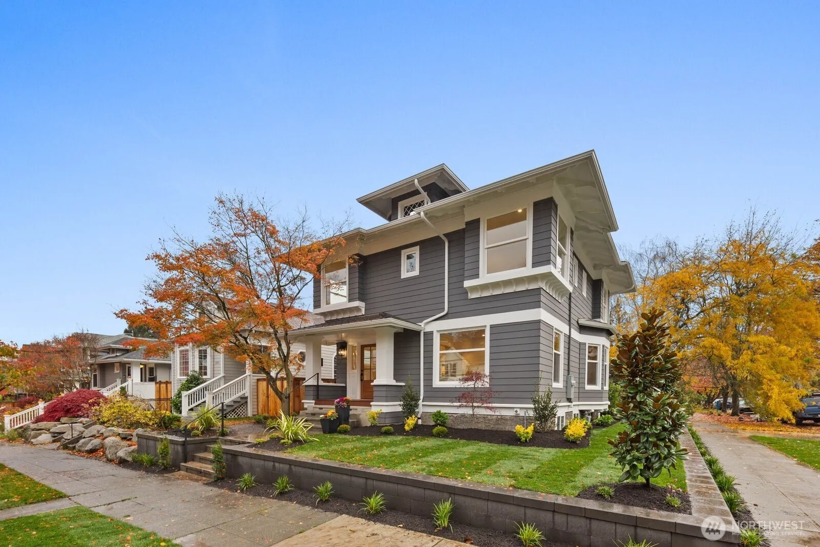 Property photo for 323 W Garfield Street, Seattle photo 2