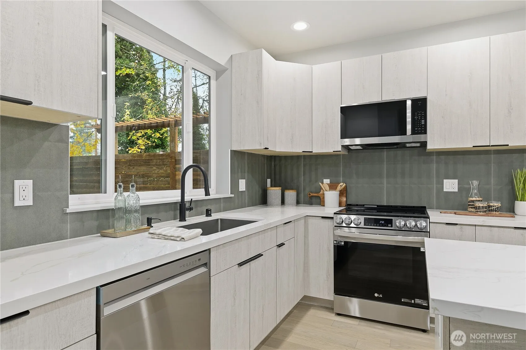 Property photo for 11825 59th Avenue S #c, Seattle photo 2