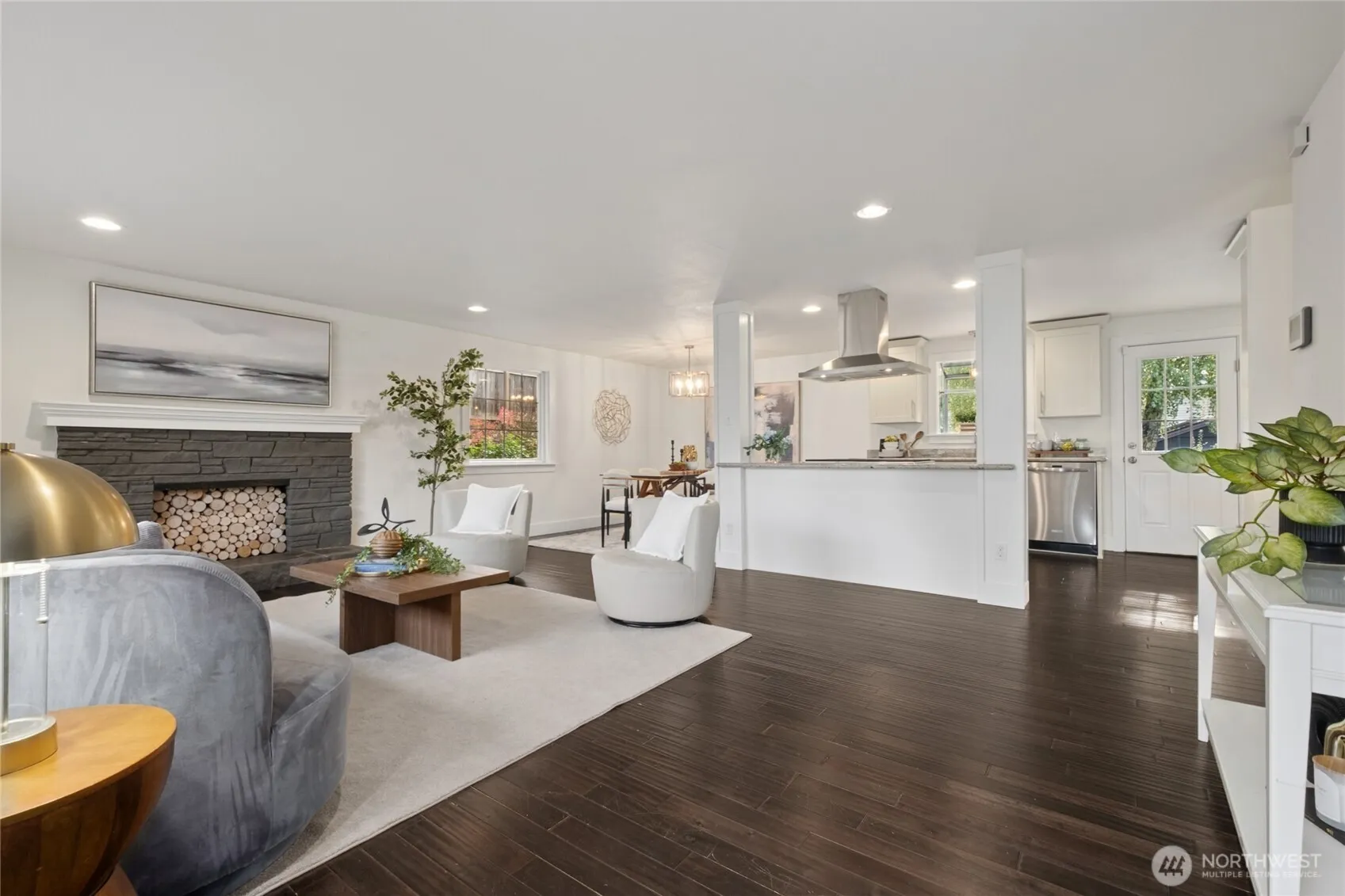 Property photo for 4703 S Hudson Street, Seattle photo 3