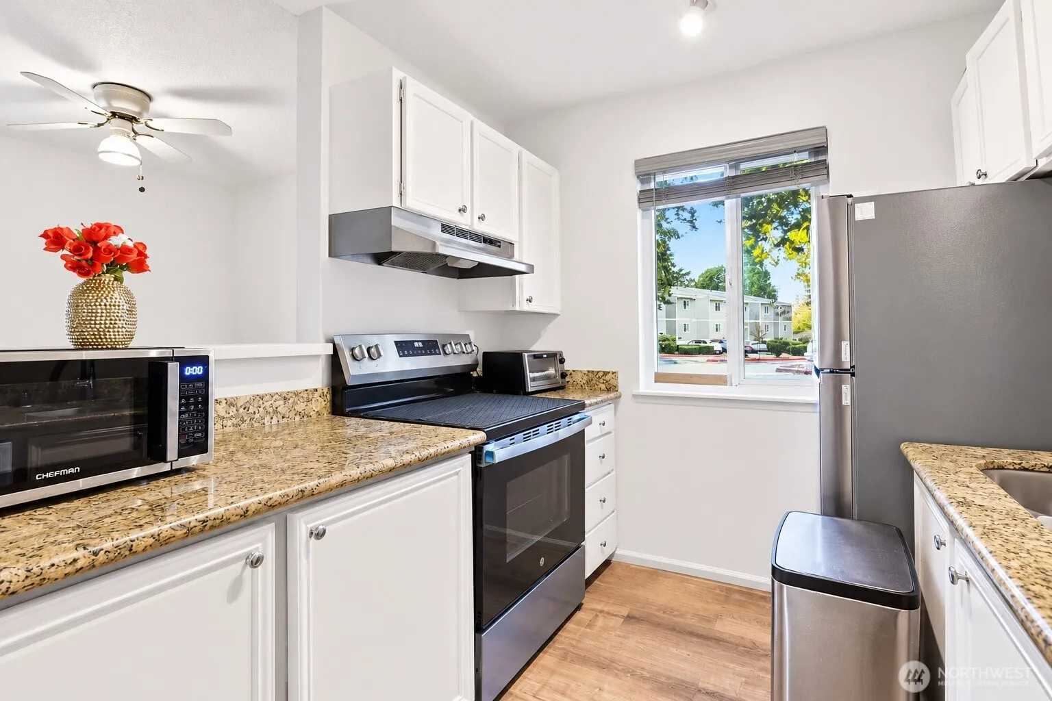 Property photo for 12515 Ne 132nd Court #a101, Kirkland photo 3