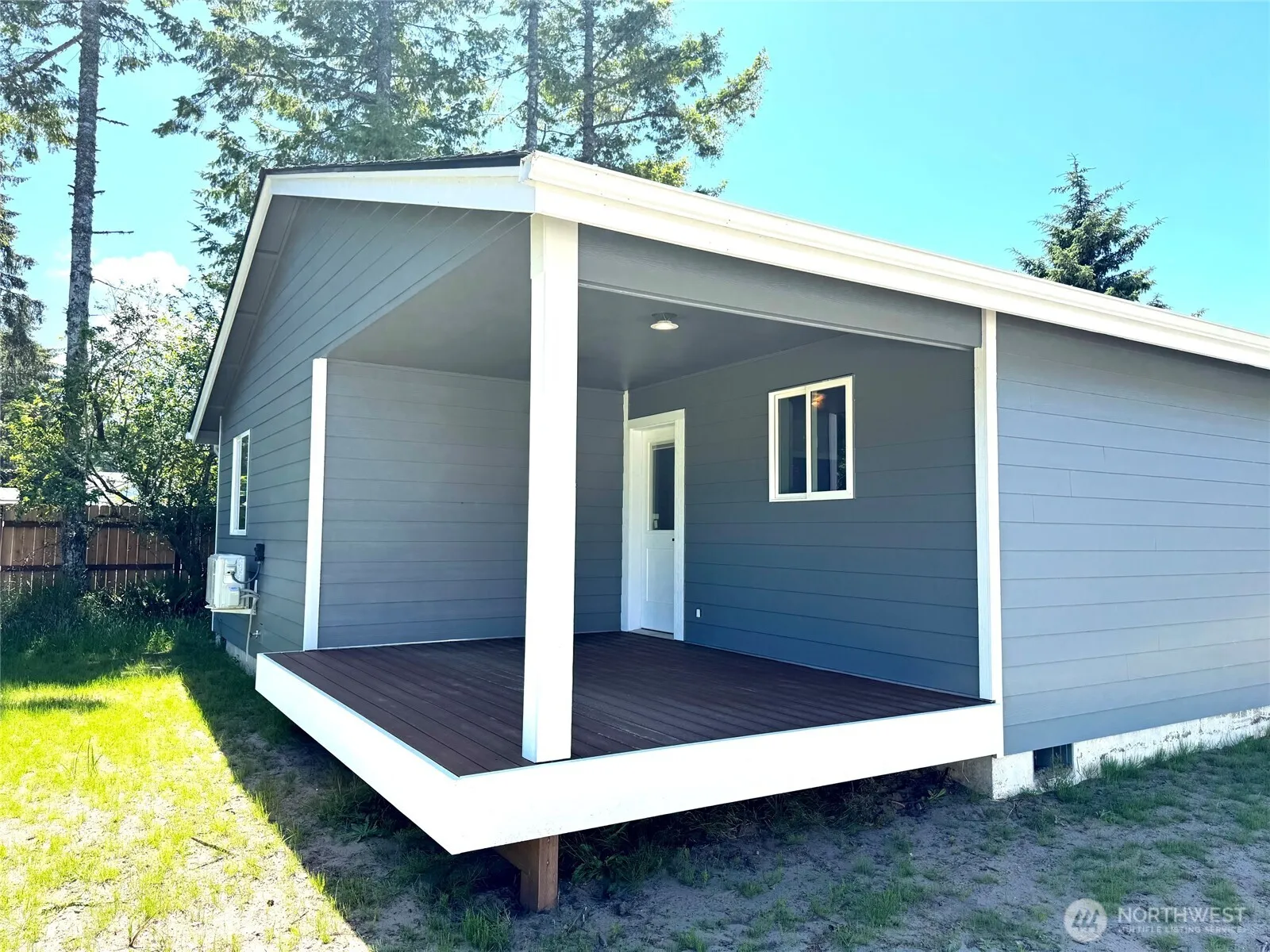 Property photo for 660 Itswoot Avenue Se, Ocean Shores photo 3