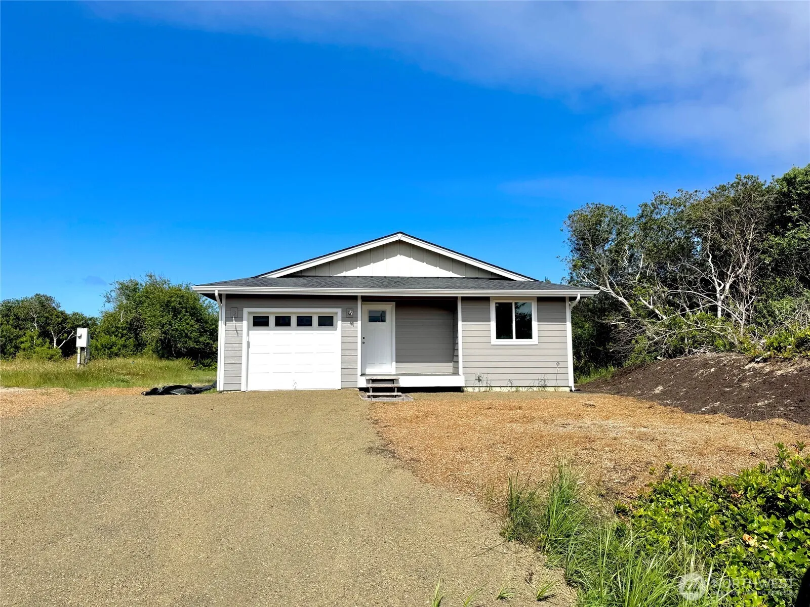 Property photo for 957 Cascade Avenue Sw, Ocean Shores photo 2