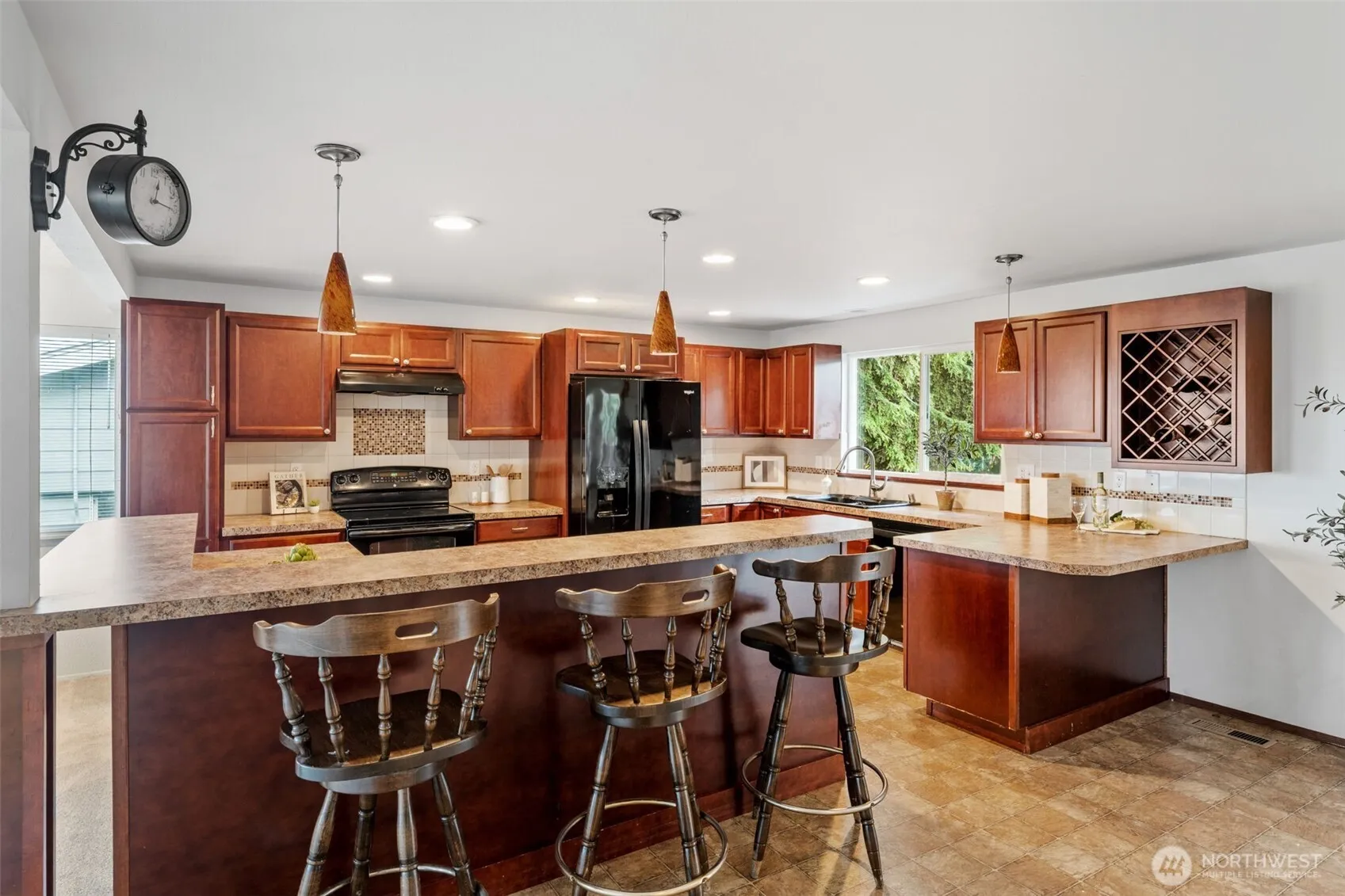 Property photo for 1825 N Lenore Drive, Tacoma photo 5