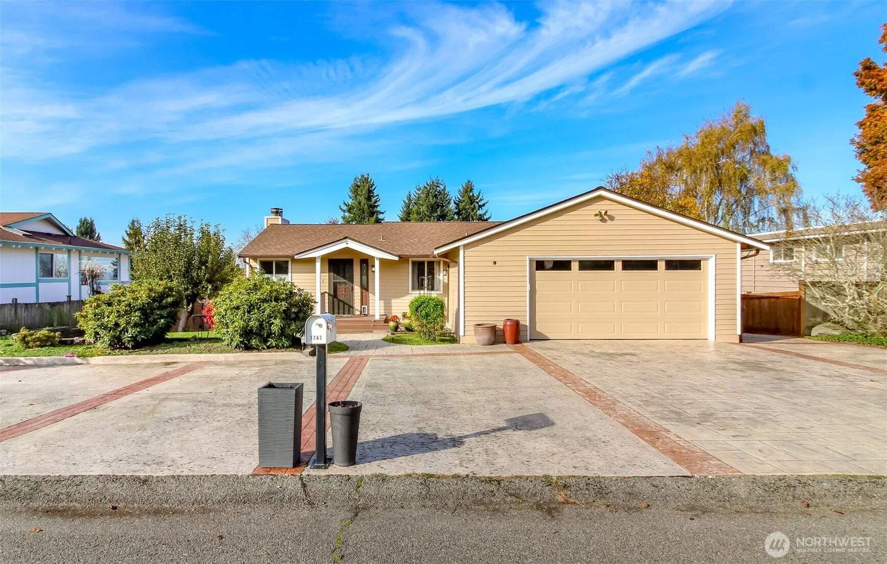 Property photo for 1747 N Narrows Drive, Tacoma photo 2