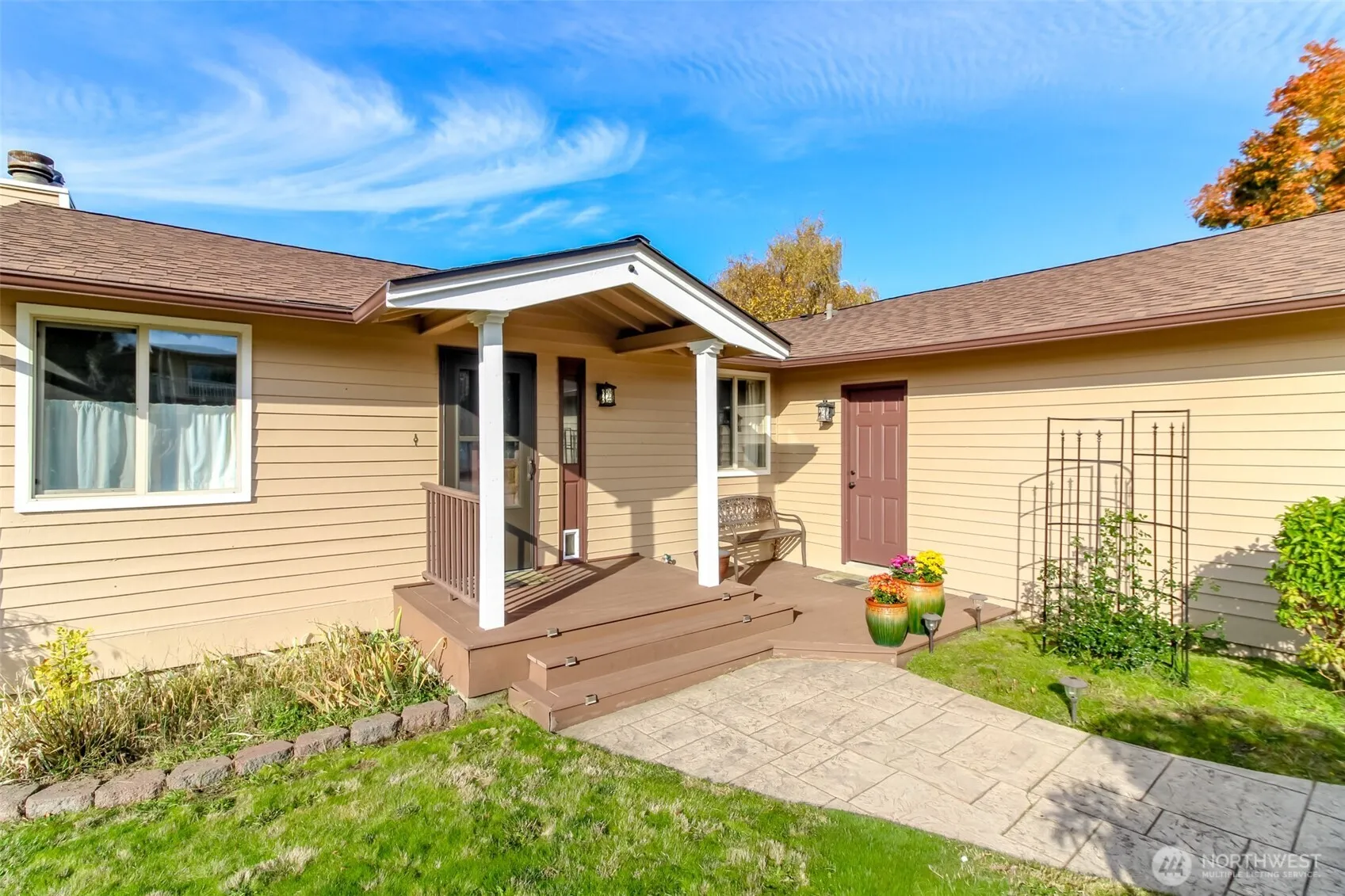 Property photo for 1747 N Narrows Drive, Tacoma photo 4