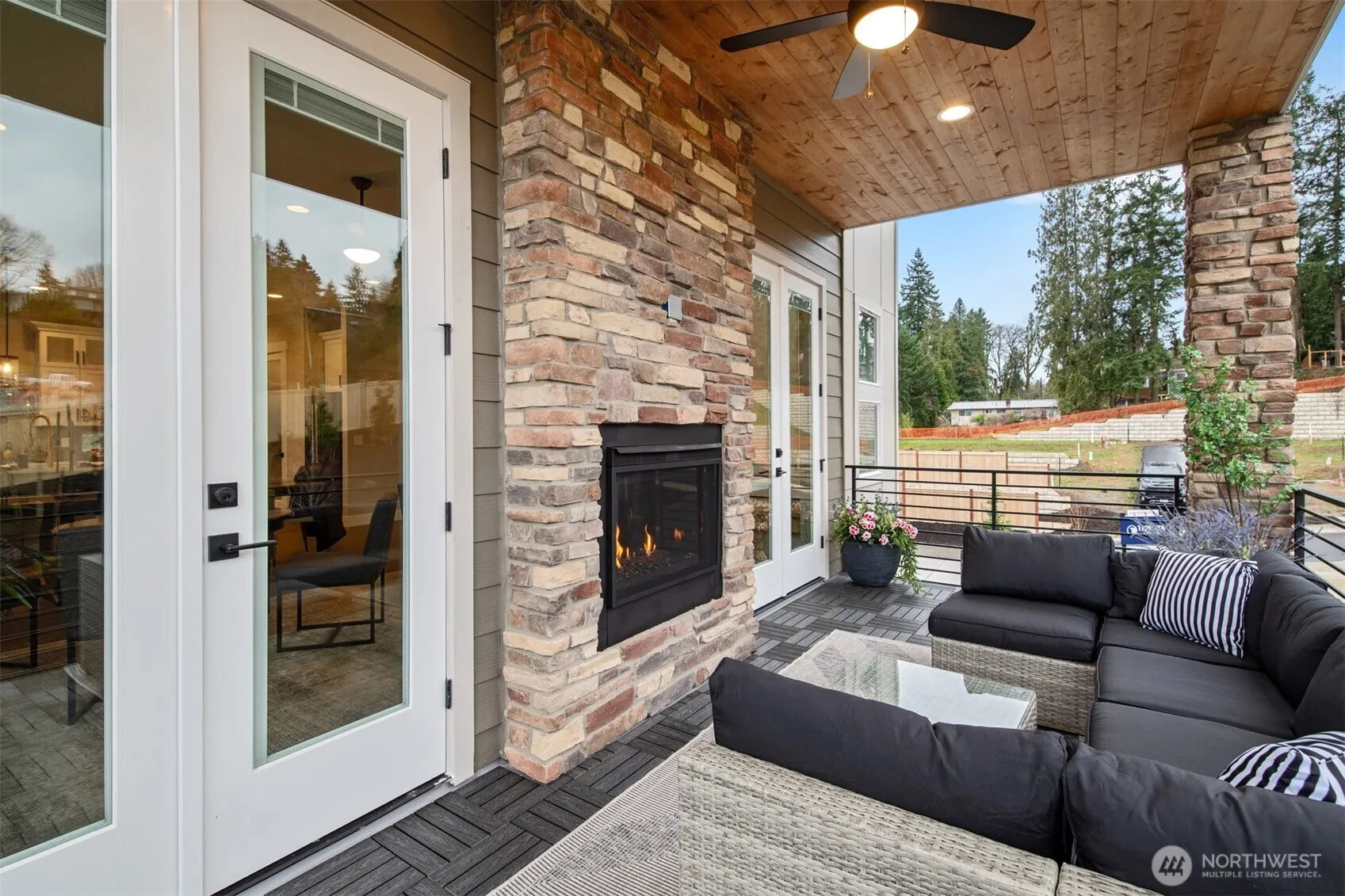 Property photo for 7547 S 130th Place, Seattle photo 3