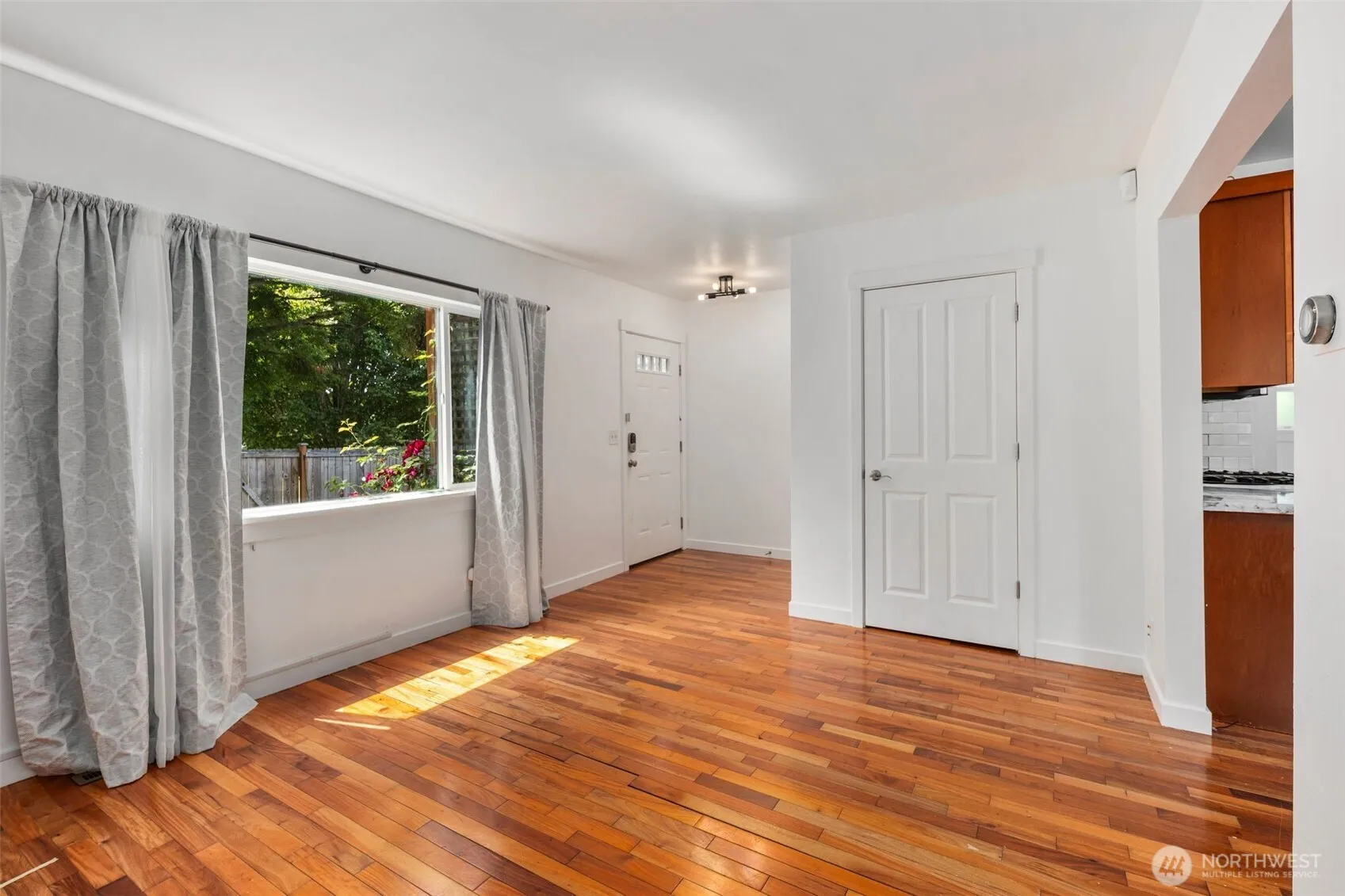 Property photo for 2033 Wright Avenue E, Tacoma photo 3