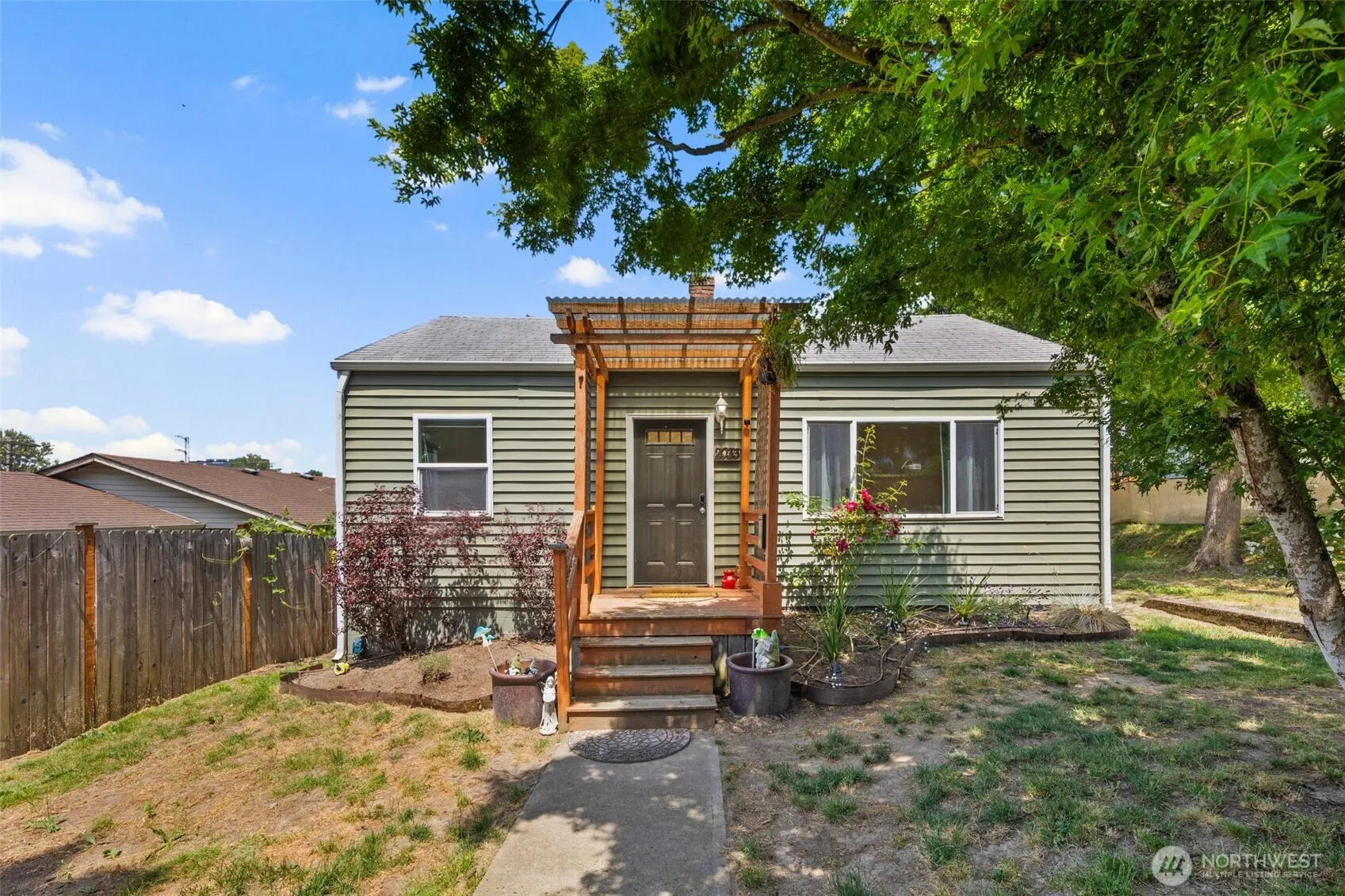 Property photo for 2033 Wright Avenue E, Tacoma
