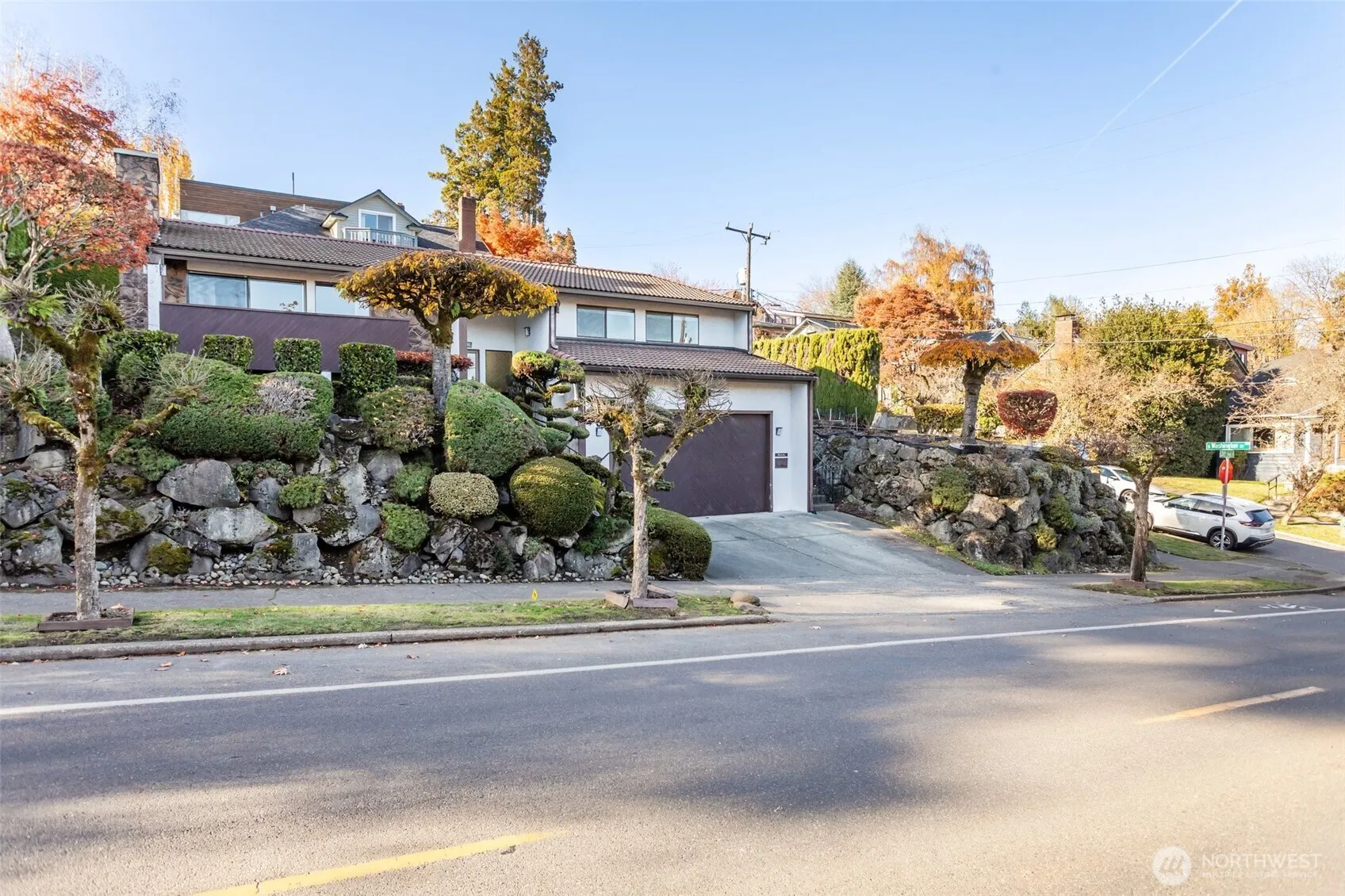 Property photo for 205 31st Avenue S, Seattle photo 2