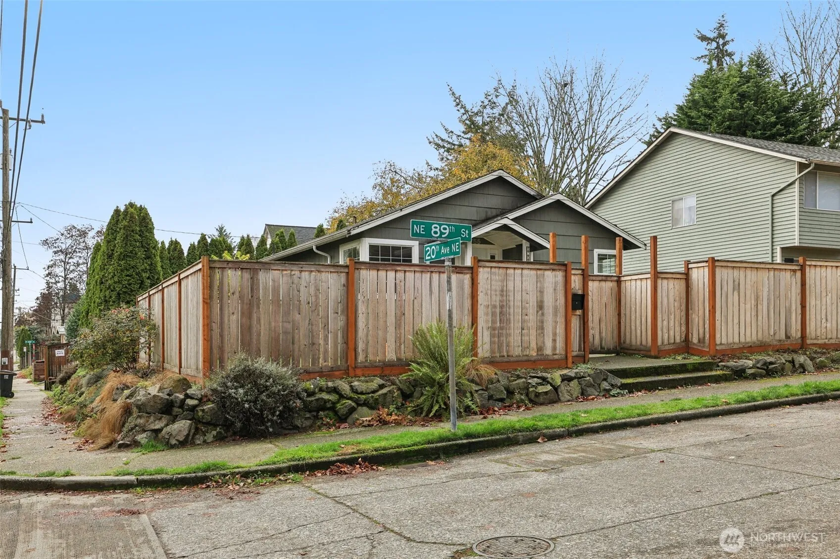 Property photo for 1755 Ne 89th Street, Seattle photo 2