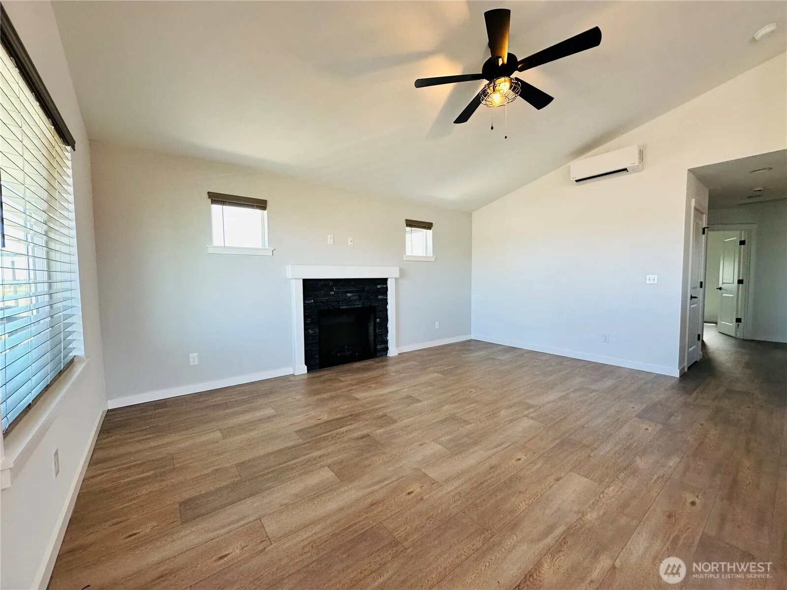 Property photo for 400 Malibu Street Sw, Ocean Shores photo 4