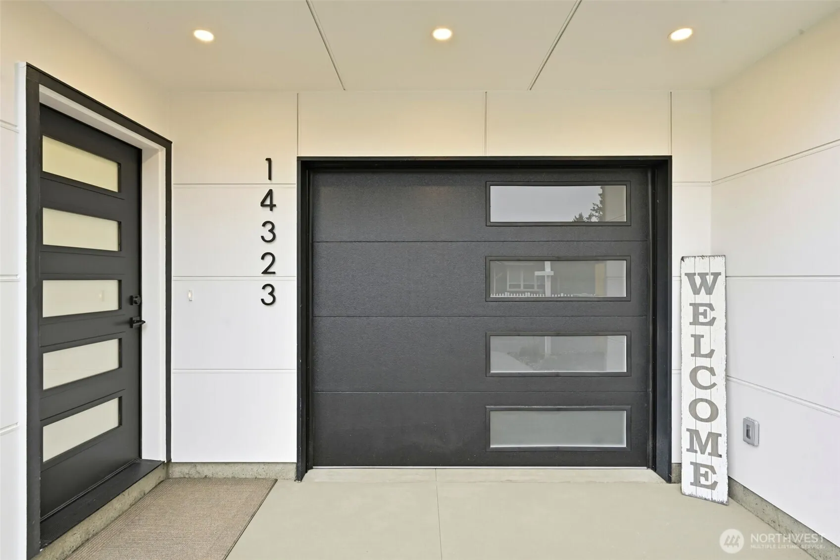 Property photo for 14323 Wayne Place N, Seattle photo 5