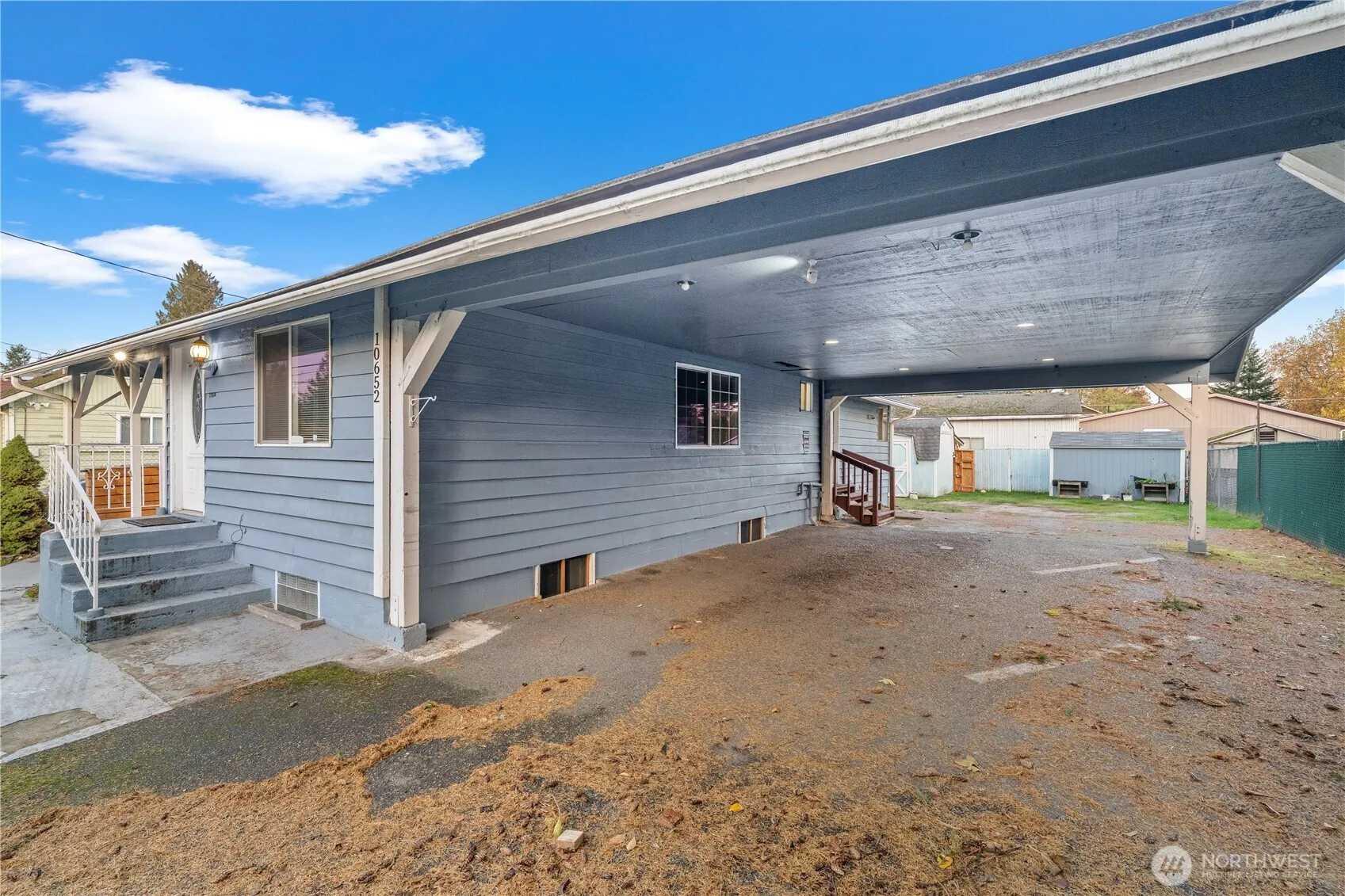 Property photo for 10652 4th Avenue Sw, Seattle photo 3