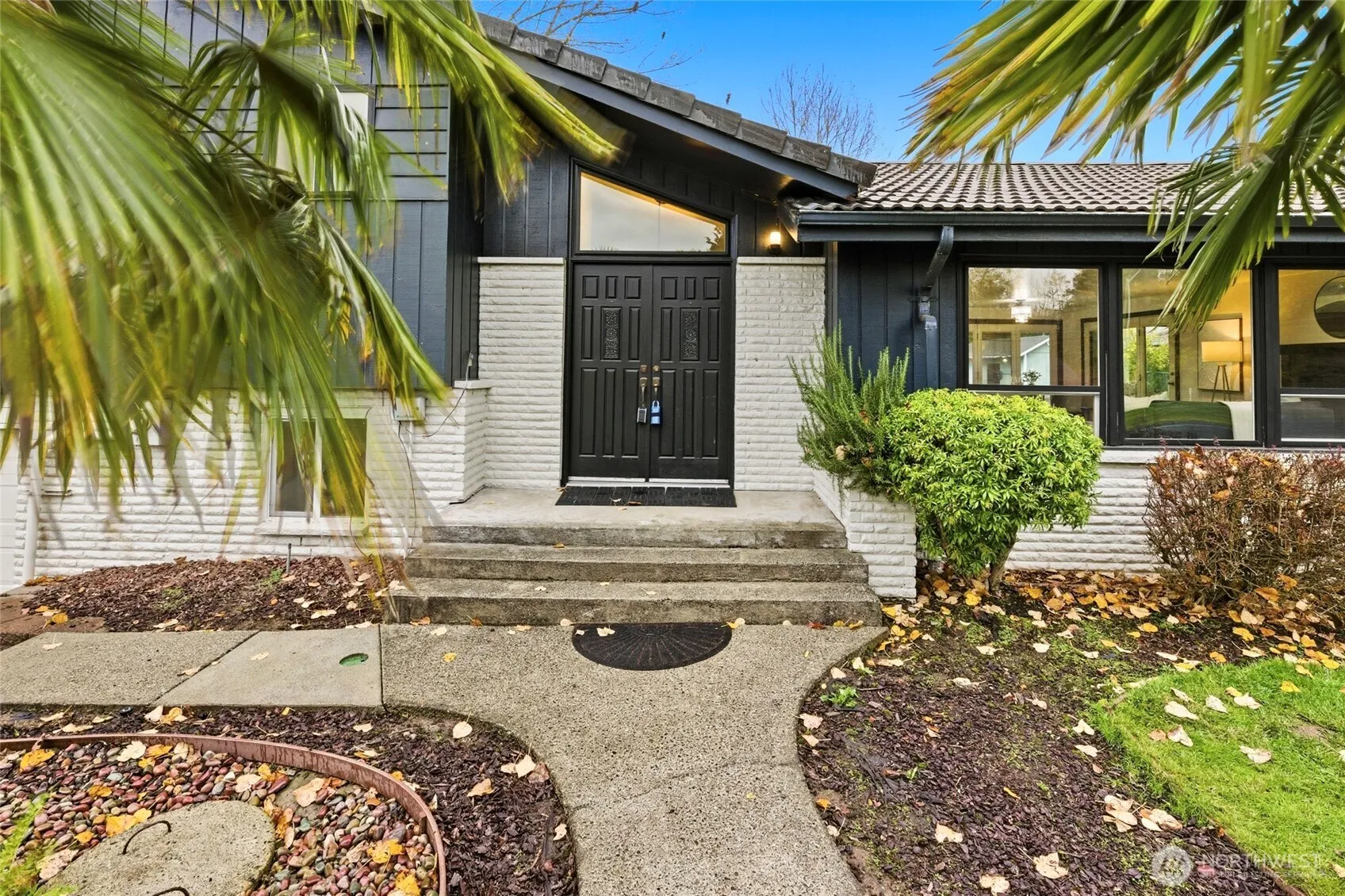 Property photo for 11906 Golden Given Road E, Tacoma photo 3