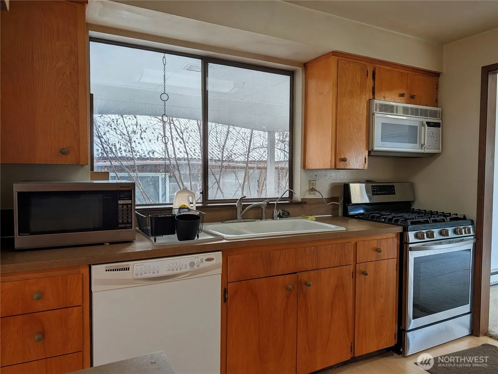 Property photo for 11214 34th Avenue E, Tacoma photo 3