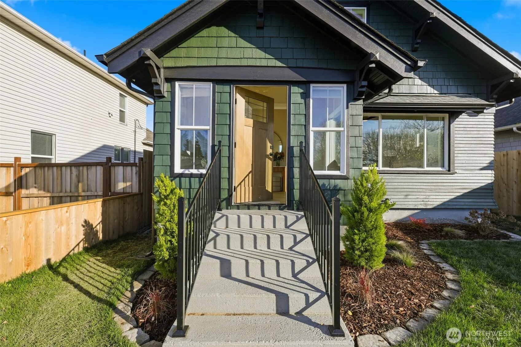 Property photo for 1315 S L Street, Tacoma photo 2