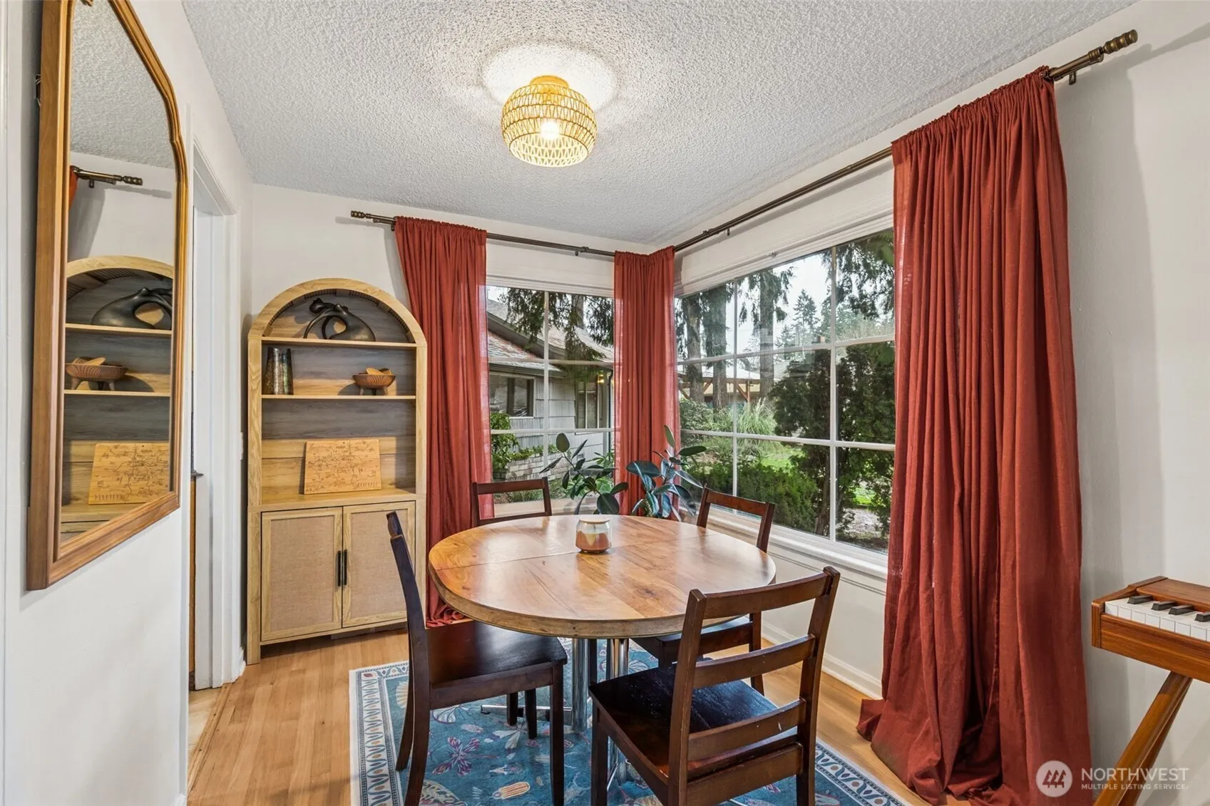 Property photo for 12528 24th Avenue Ne, Seattle photo 4
