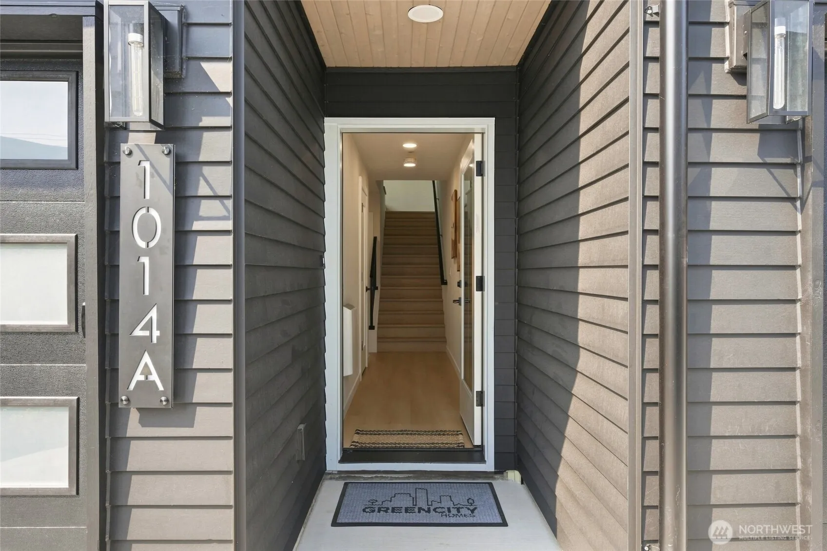 Property photo for 1014 B Ne 70th Street #1014b, Seattle photo 4