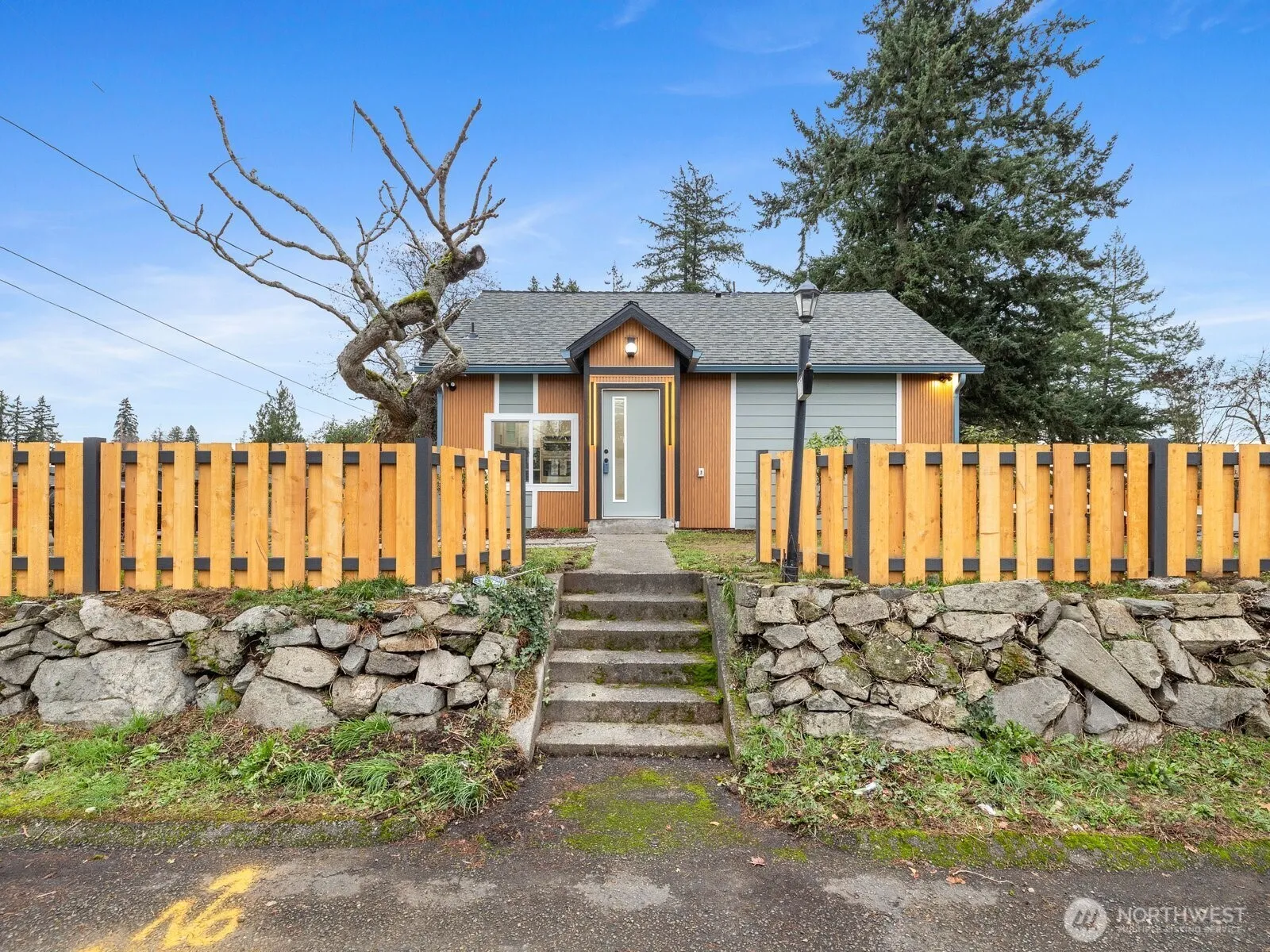 Property photo for 10101 Ainsworth Ave S, Tacoma photo 3