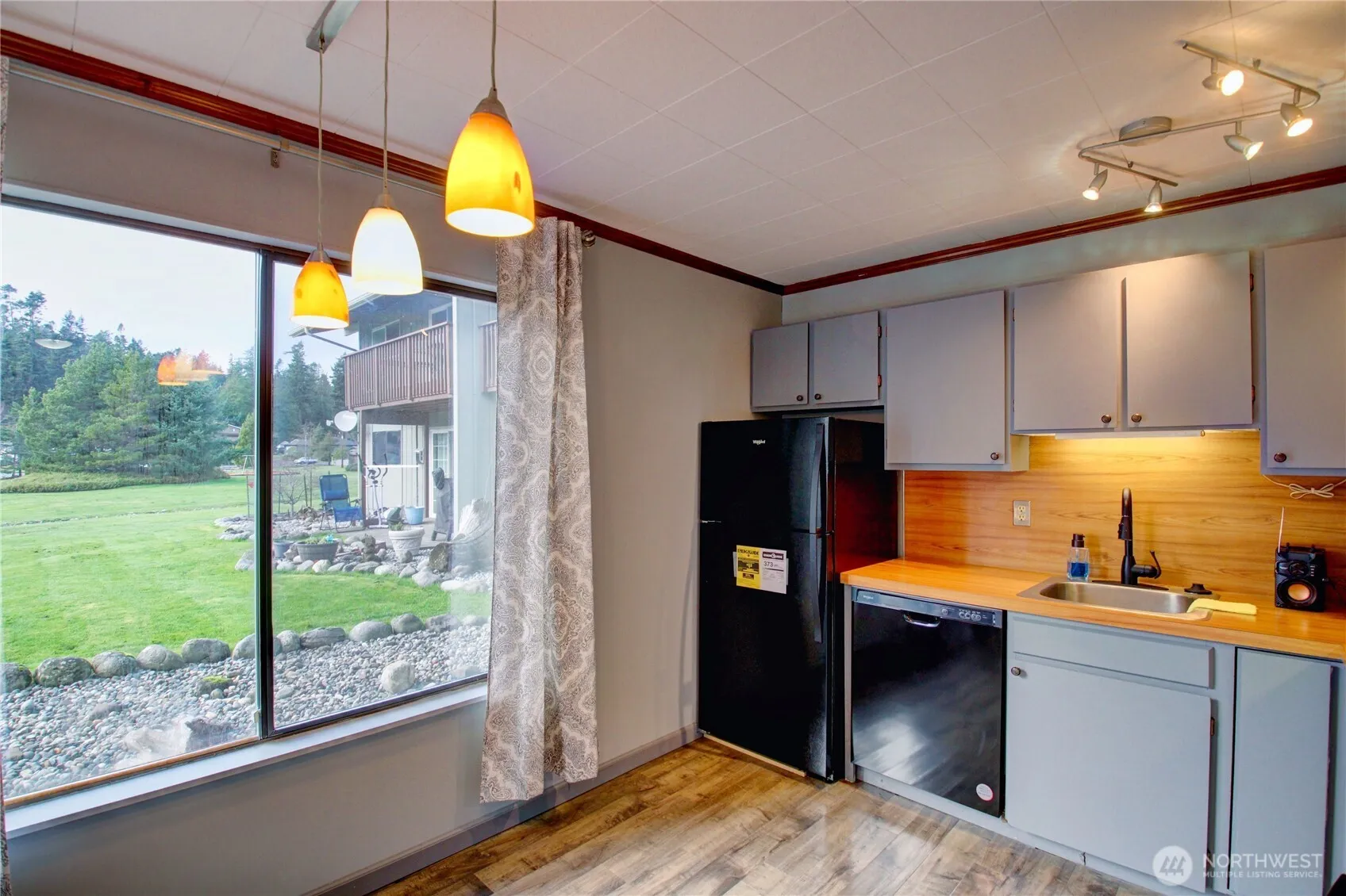Property photo for 1710 Skyline Way #b103, Anacortes photo 5