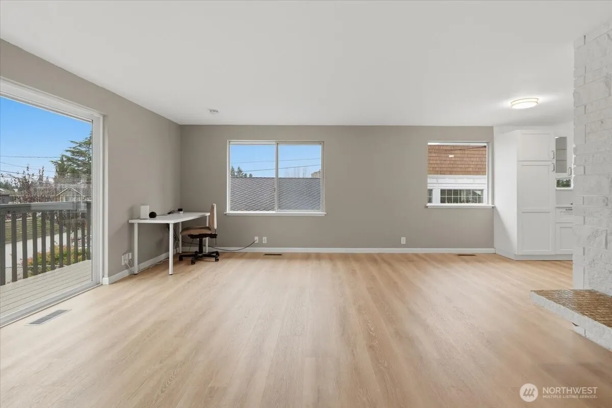 Property photo for 818 Sw 120th Street, Seattle photo 4