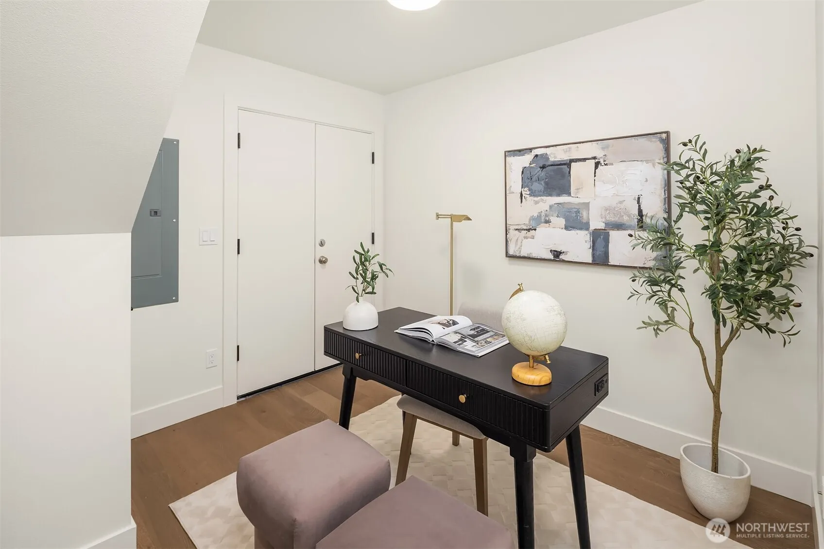 Property photo for 4422 1st Avenue Ne #b, Seattle photo 3