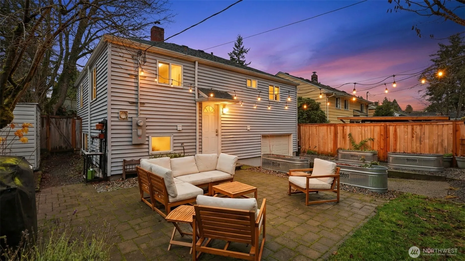 Property photo for 7952 18th Avenue Sw, Seattle photo 2