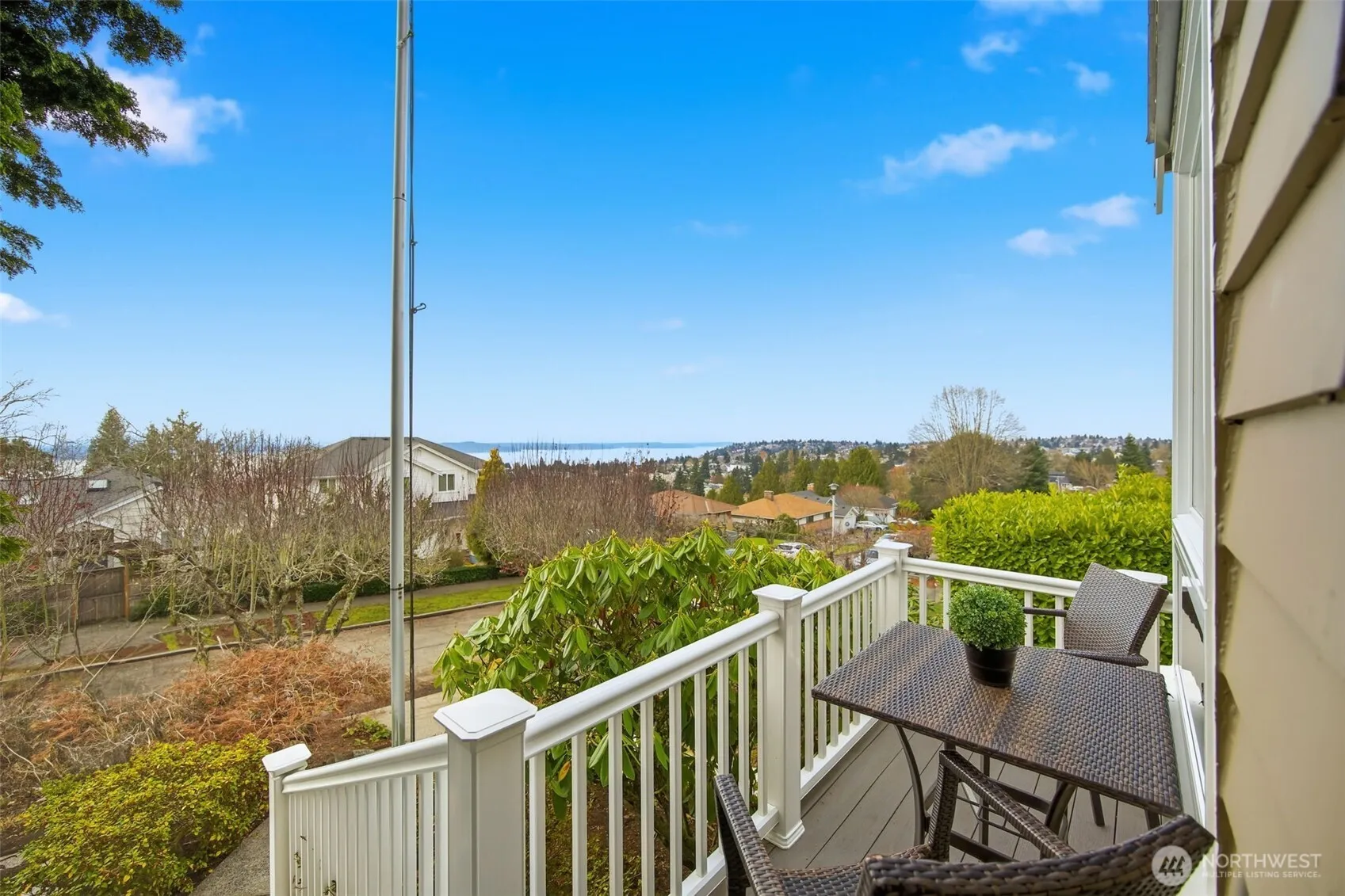 Property photo for 6706 38th Avenue Sw, Seattle photo 2