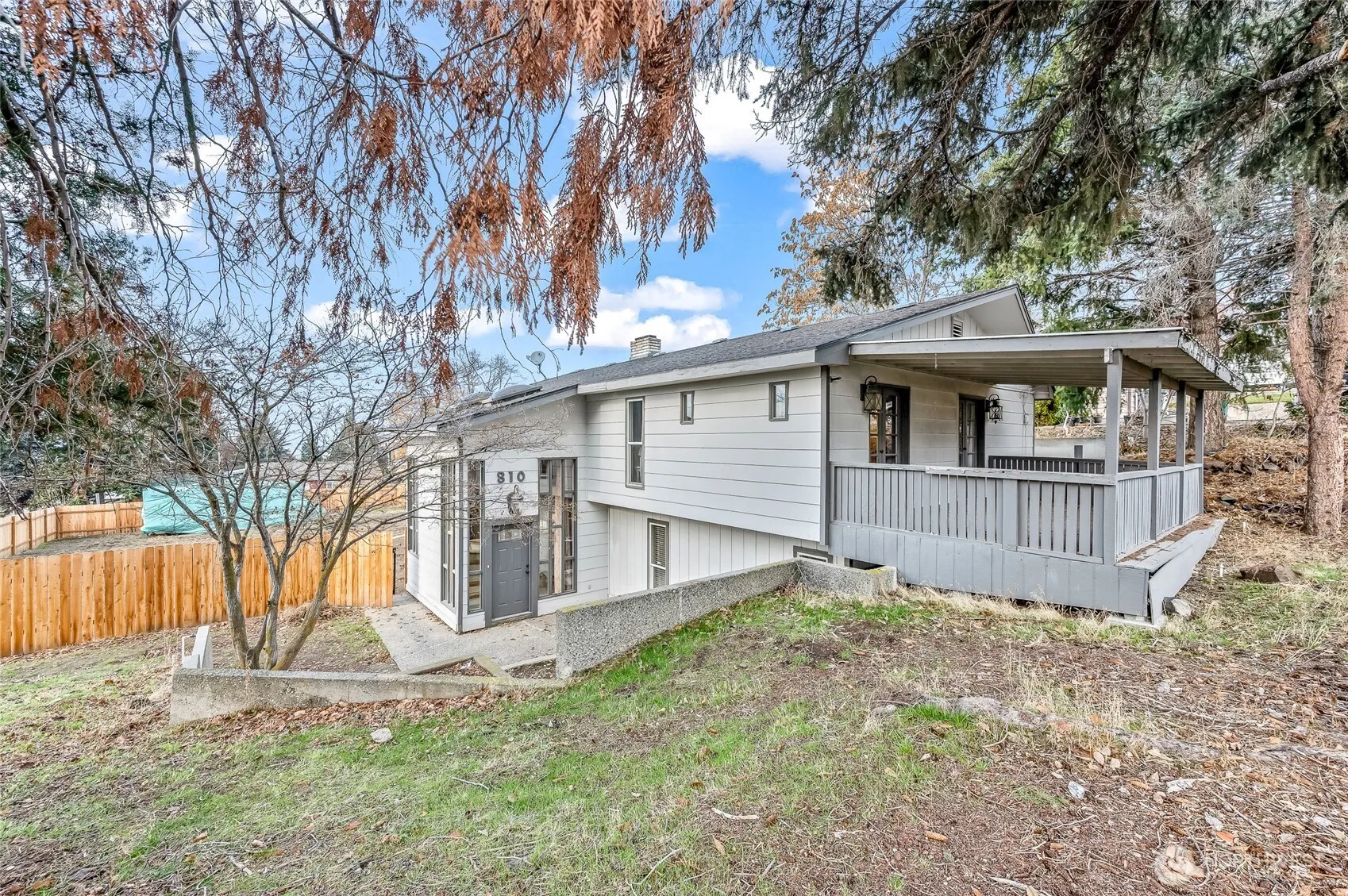 Property photo for 809 N Kenroy Terrace, East Wenatchee