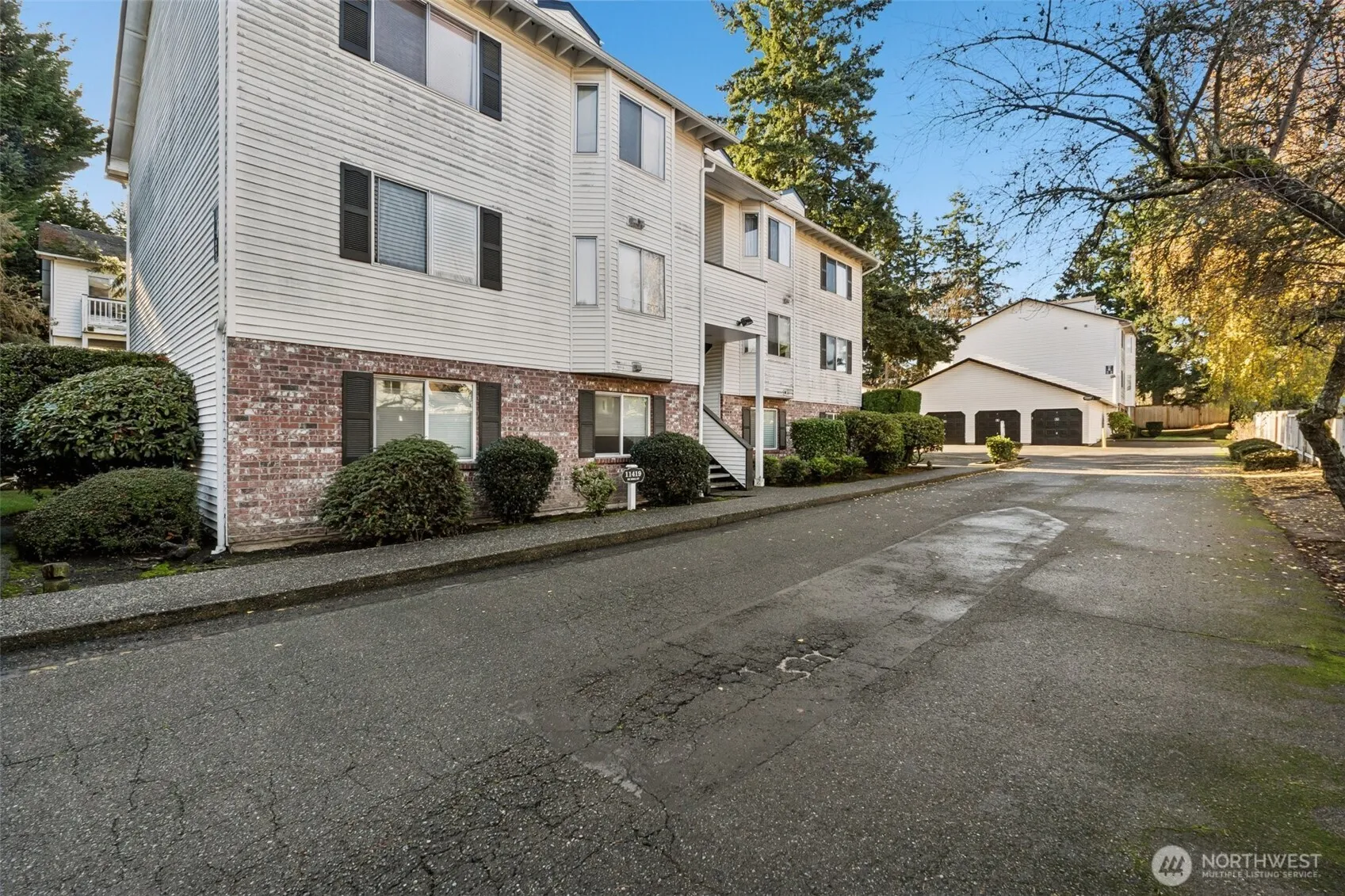 Property photo for 11419 Se 258th St #f302, Kent photo 3