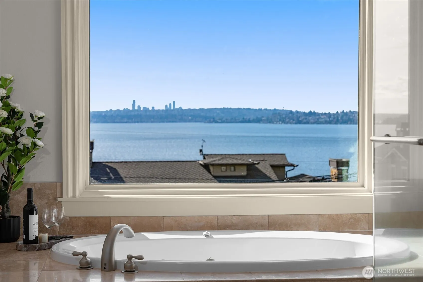 Property photo for 410 8th Avenue W, Kirkland photo 4