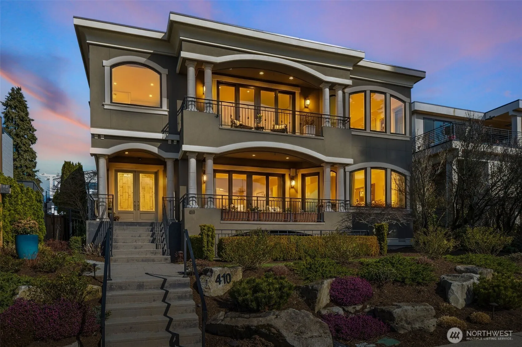Property photo for 410 8th Avenue W, Kirkland
