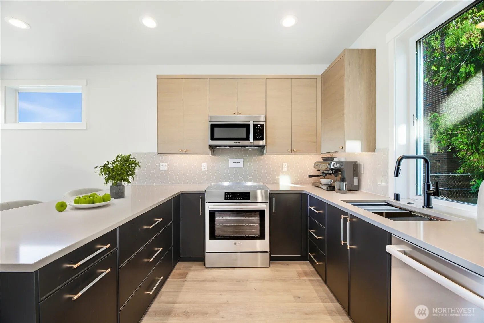 Property photo for 2817 Franklin Avenue E #b, Seattle photo 4
