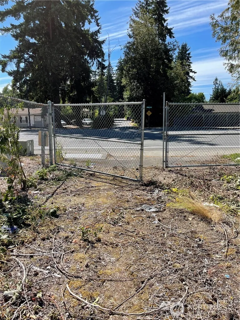 Property photo for 1726 Duvall Avenue Ne, Renton photo 2