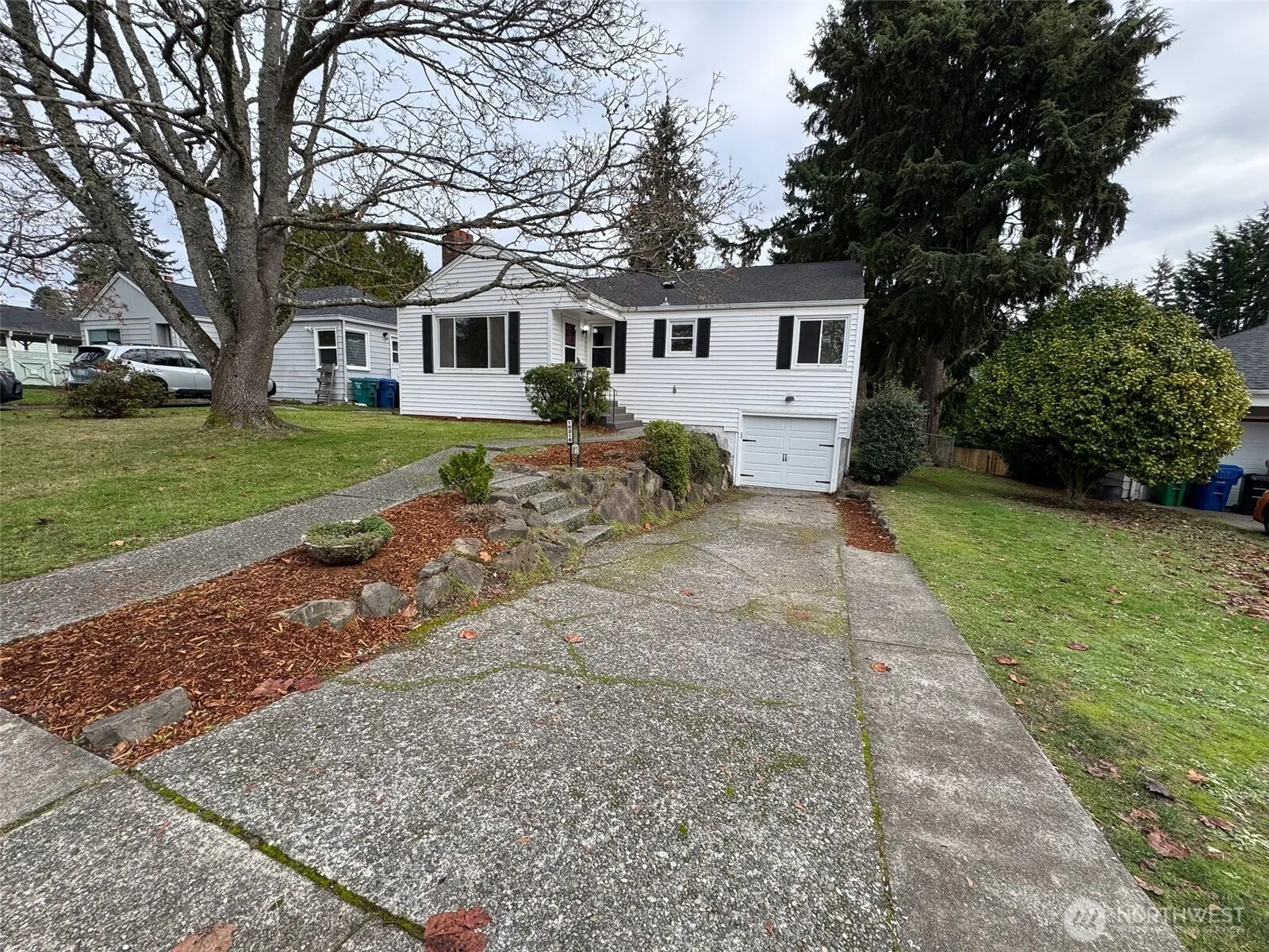 Property photo for 10218 34 Avenue Sw, Seattle photo 2
