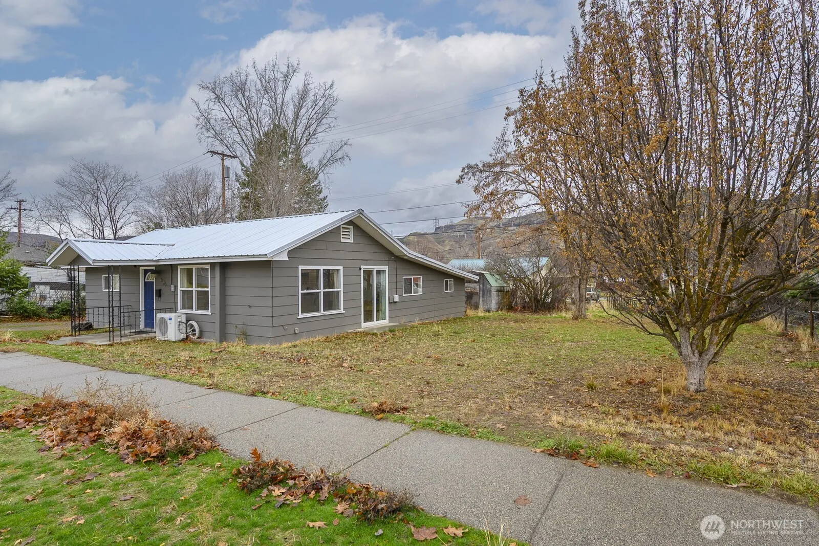Property photo for 606 Spruce Street, Coulee Dam photo 4