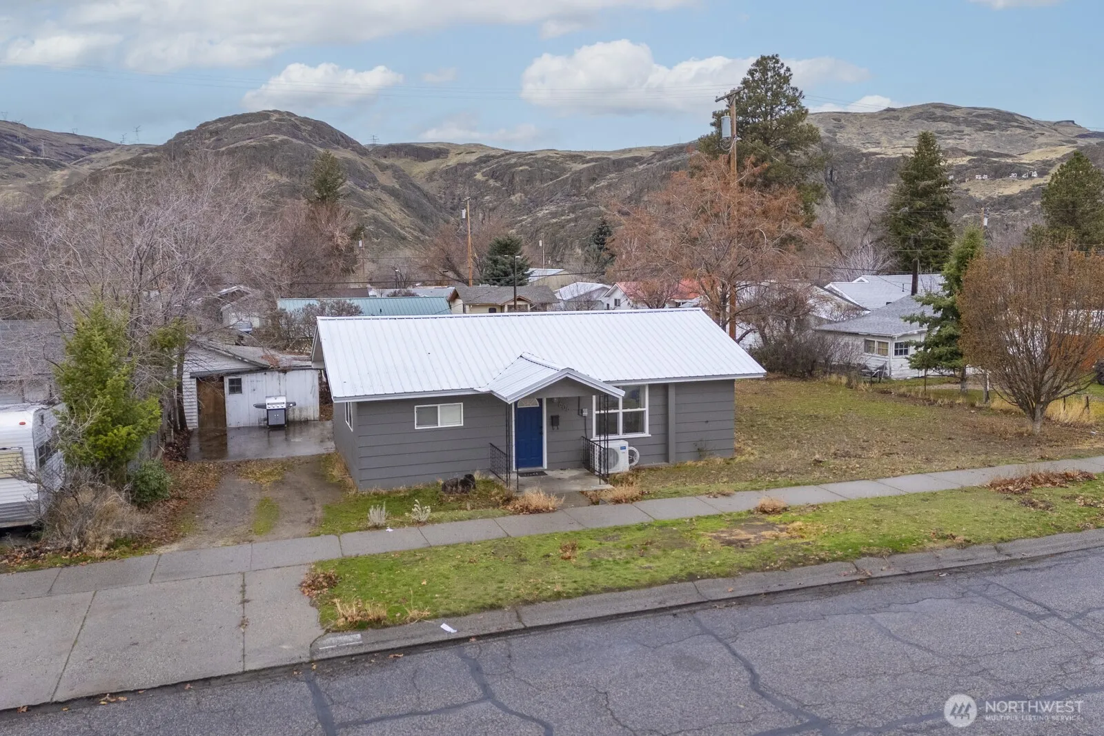 Property photo for 606 Spruce Street, Coulee Dam photo 3