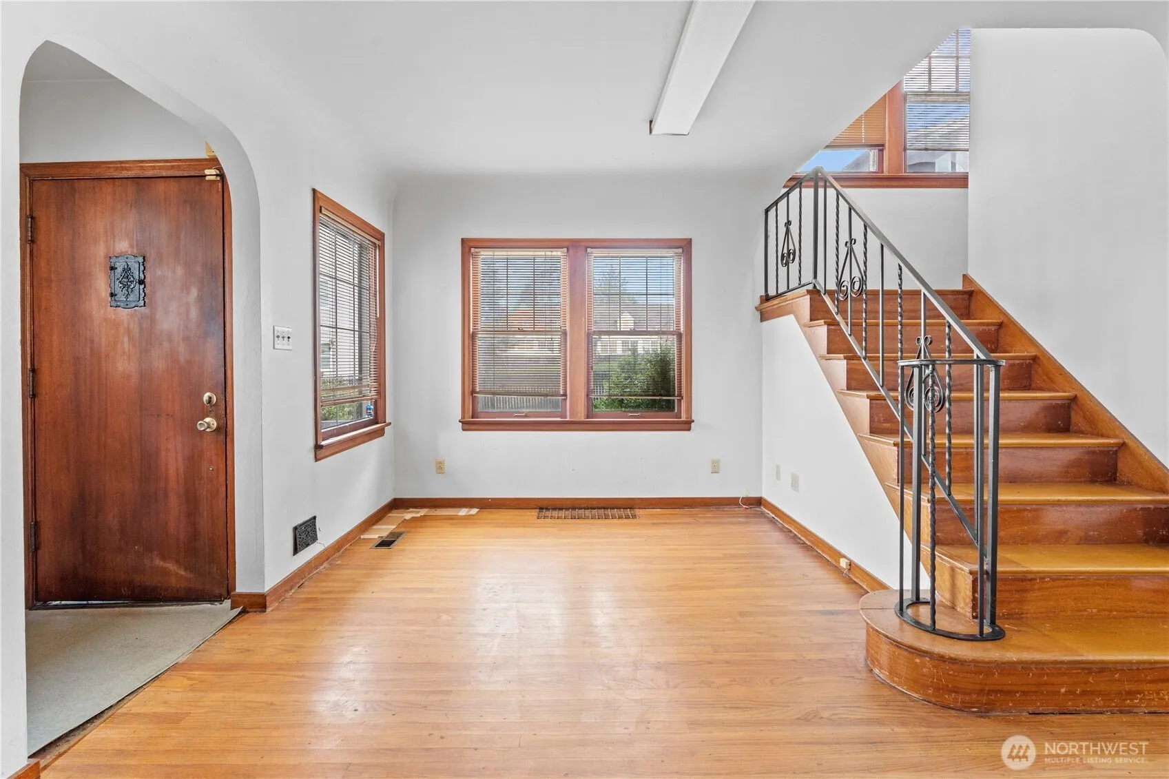 Property photo for 6311 Pacific Avenue, Tacoma photo 4