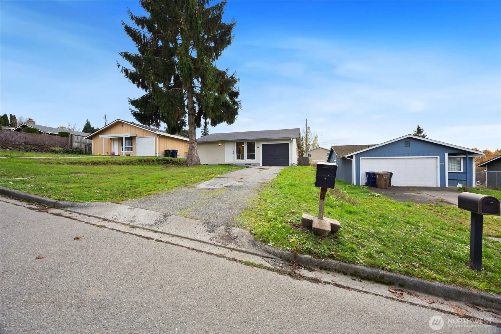 Property photo for 2022 E 36th Street, Tacoma photo 2