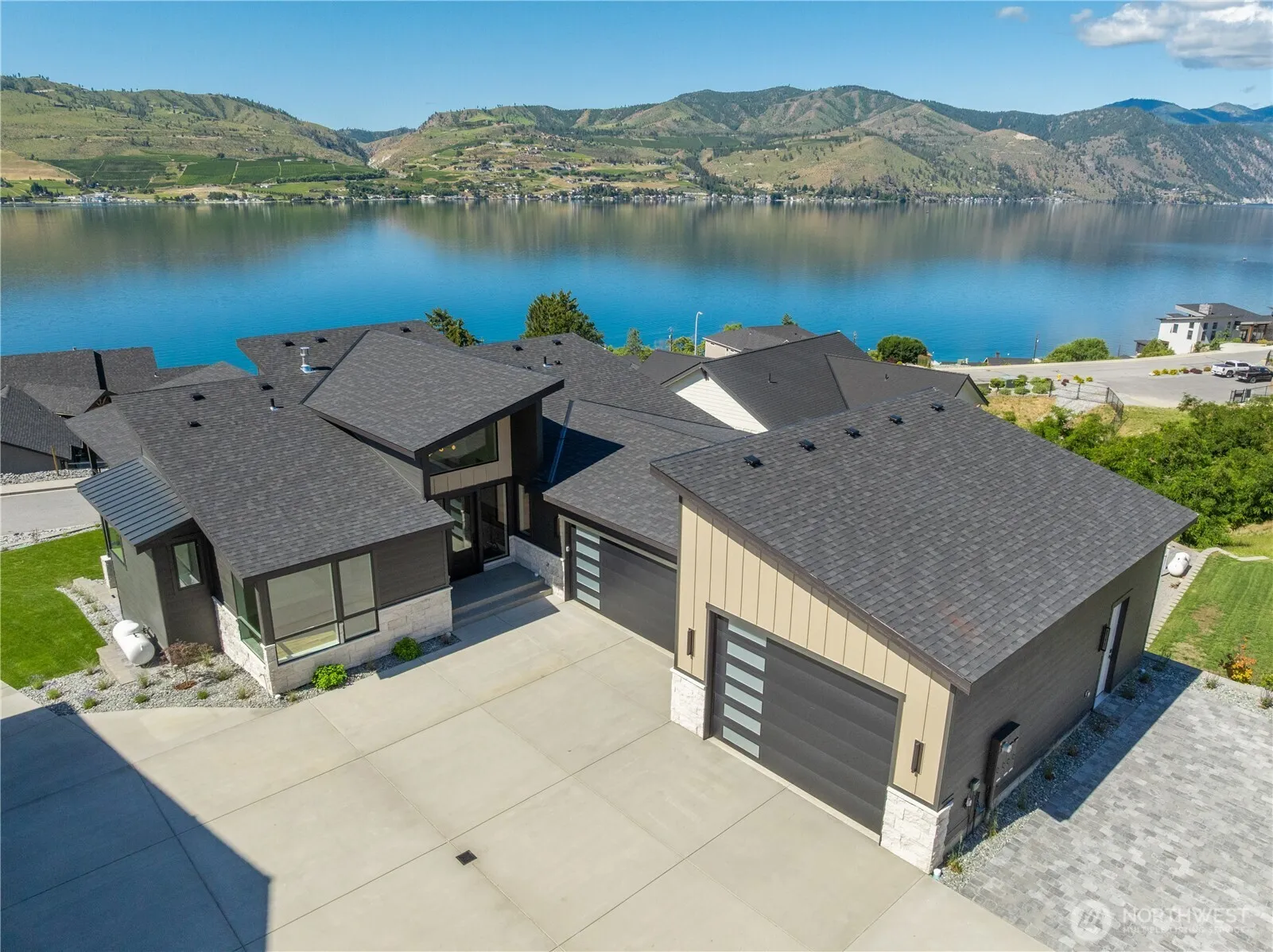 Property photo for 154 Apple Avenue, Chelan
