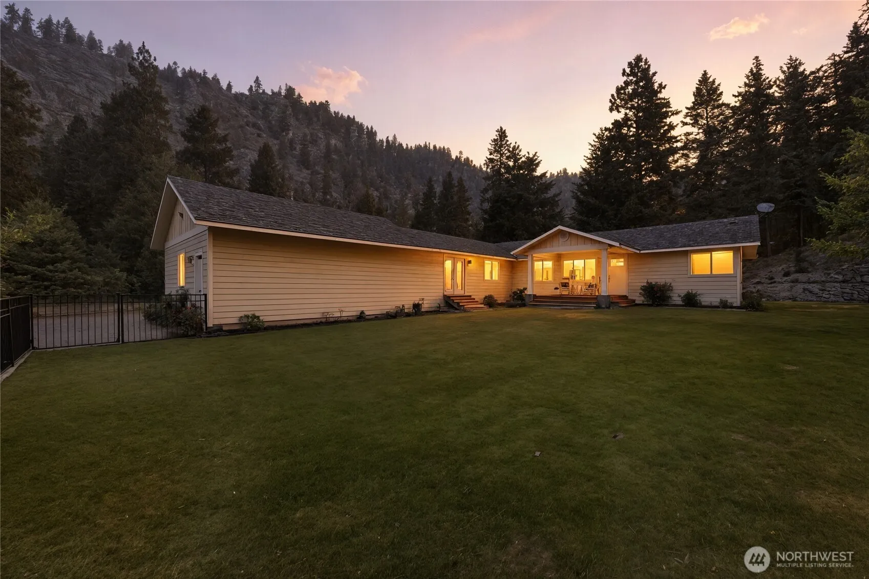 Property photo for 4621 Navarre Coulee Road, Chelan photo 2