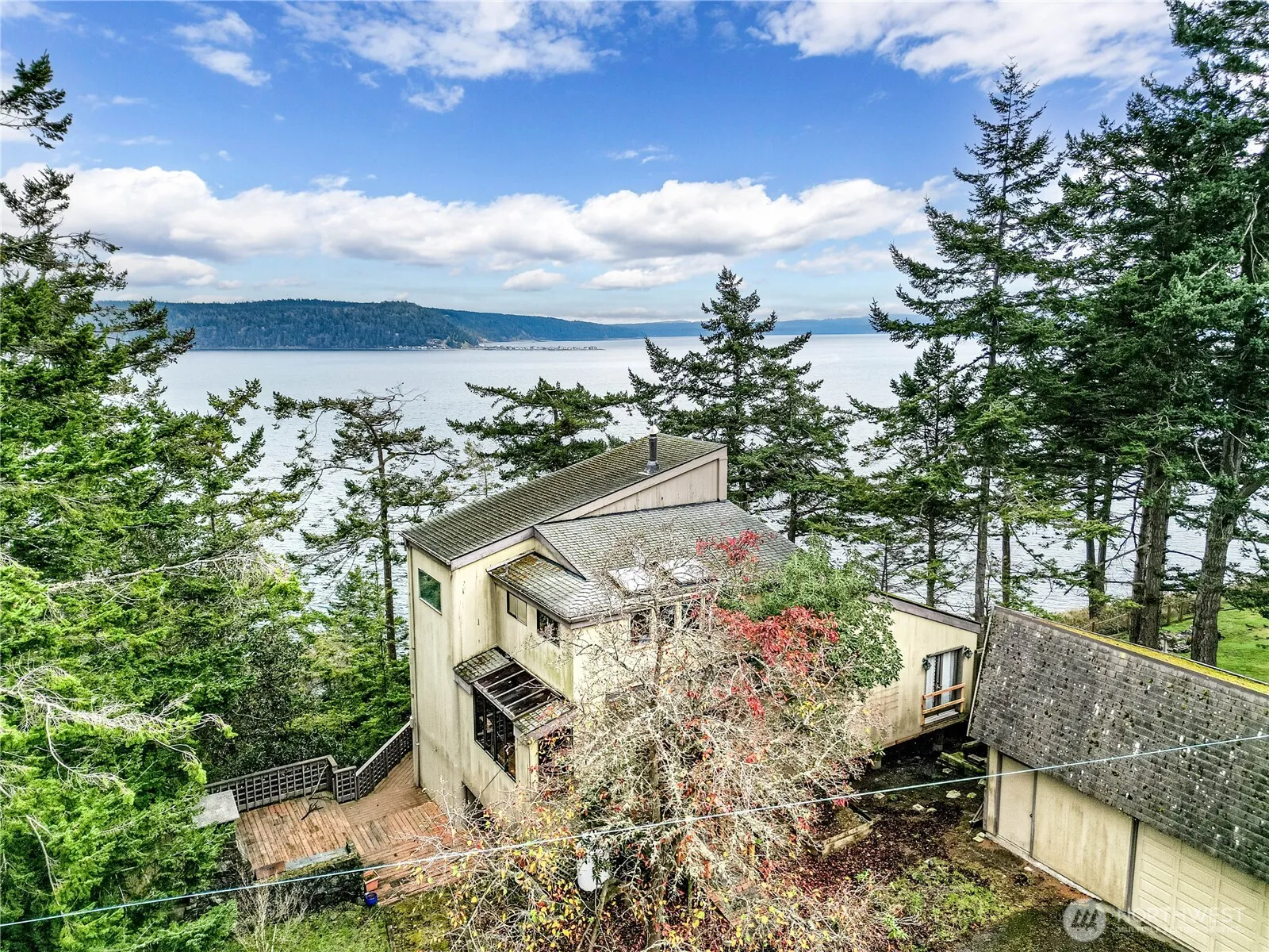 Property photo for 301 Discovery Way, Sequim photo 2